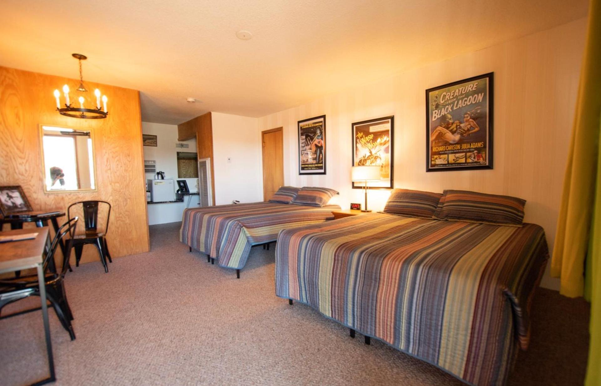 Raton Pass Motor Inn photo 6