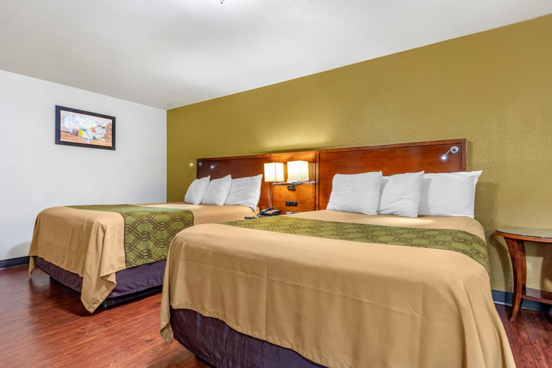 Rose City Inn & Suites photo 13