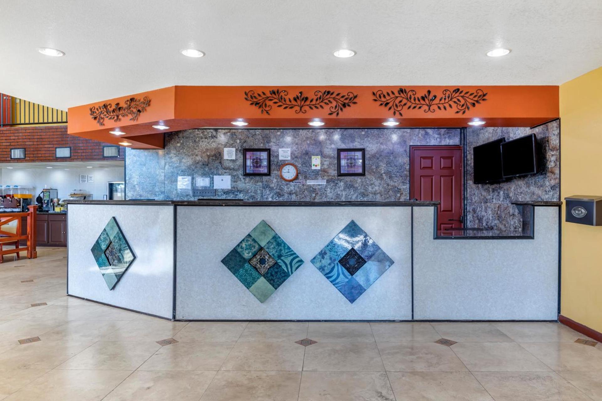 Rose City Inn & Suites photo 21