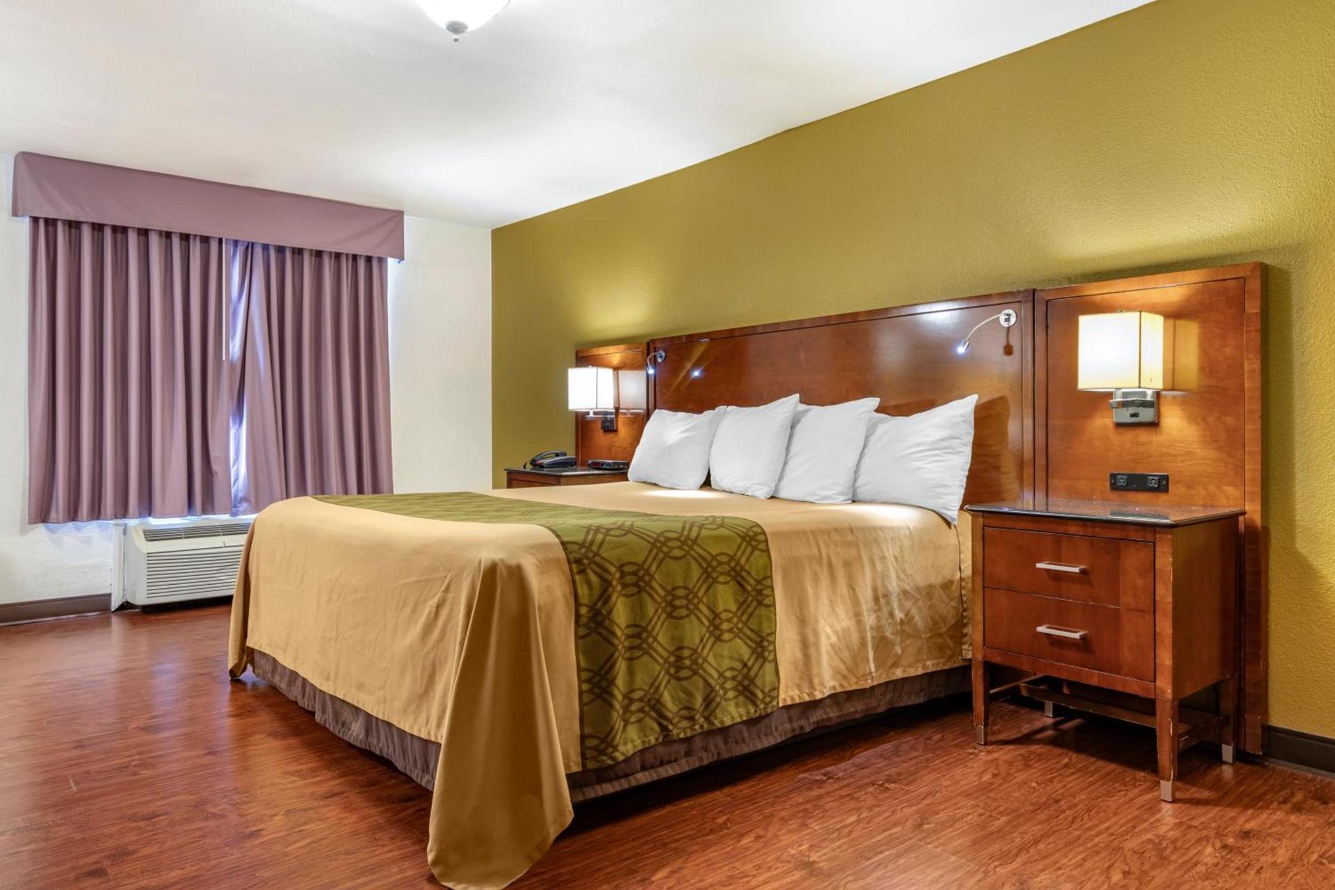 Rose City Inn & Suites photo 14