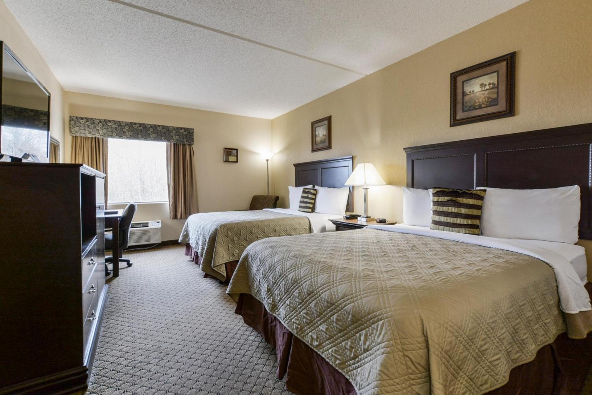 Grand View Inn & Suites photo 17