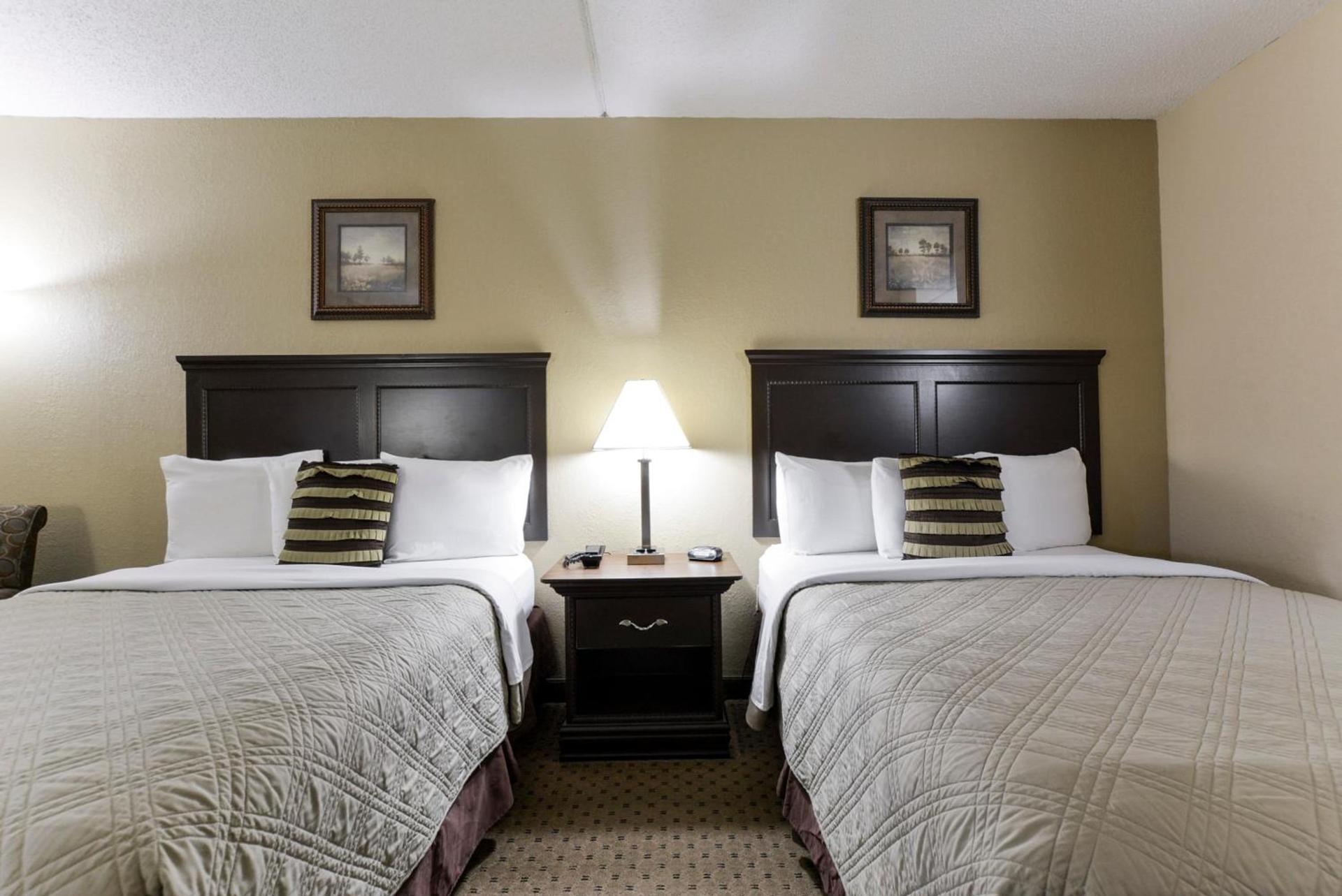 Grand View Inn & Suites photo 18