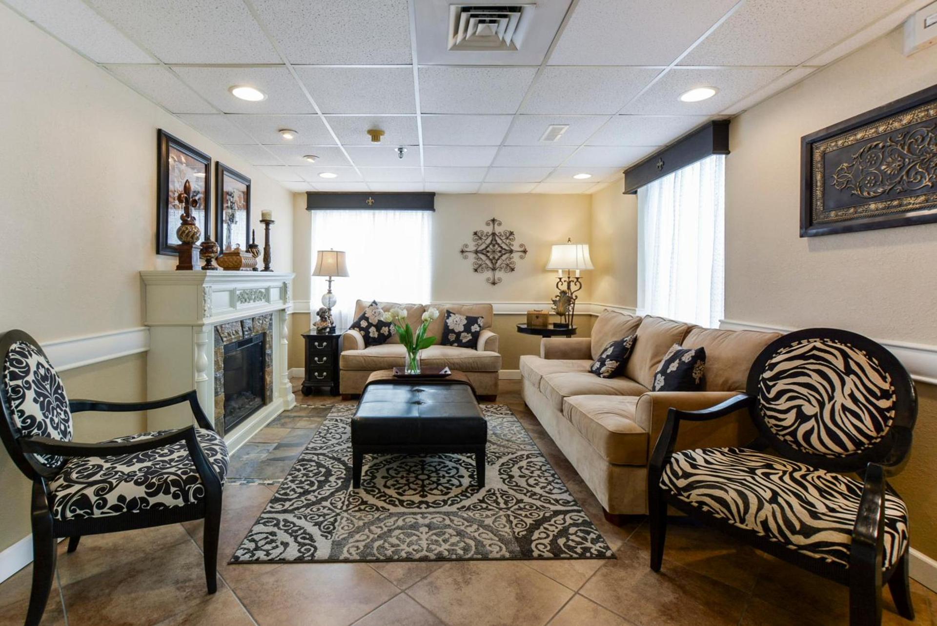 Grand View Inn & Suites photo 8