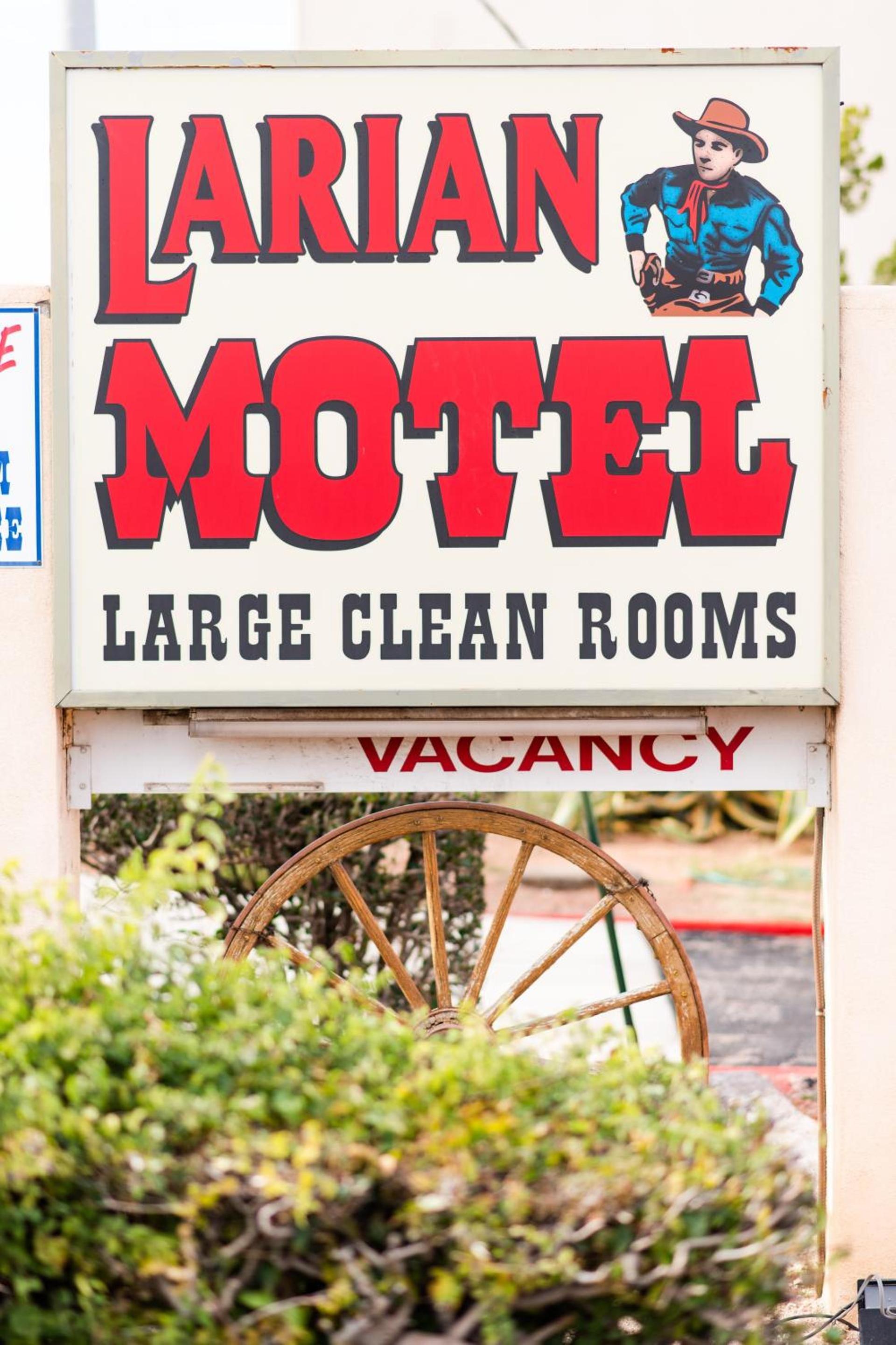 Larian Motel photo 25