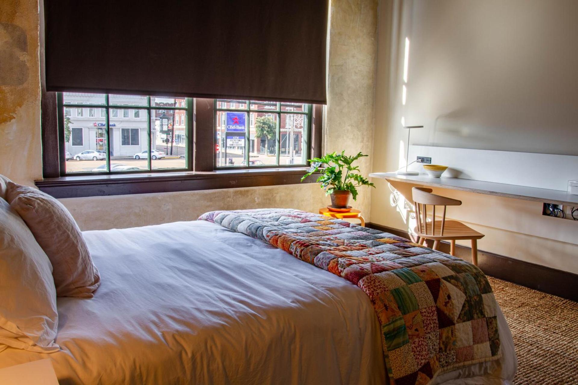 Travelers Hotel photo 9