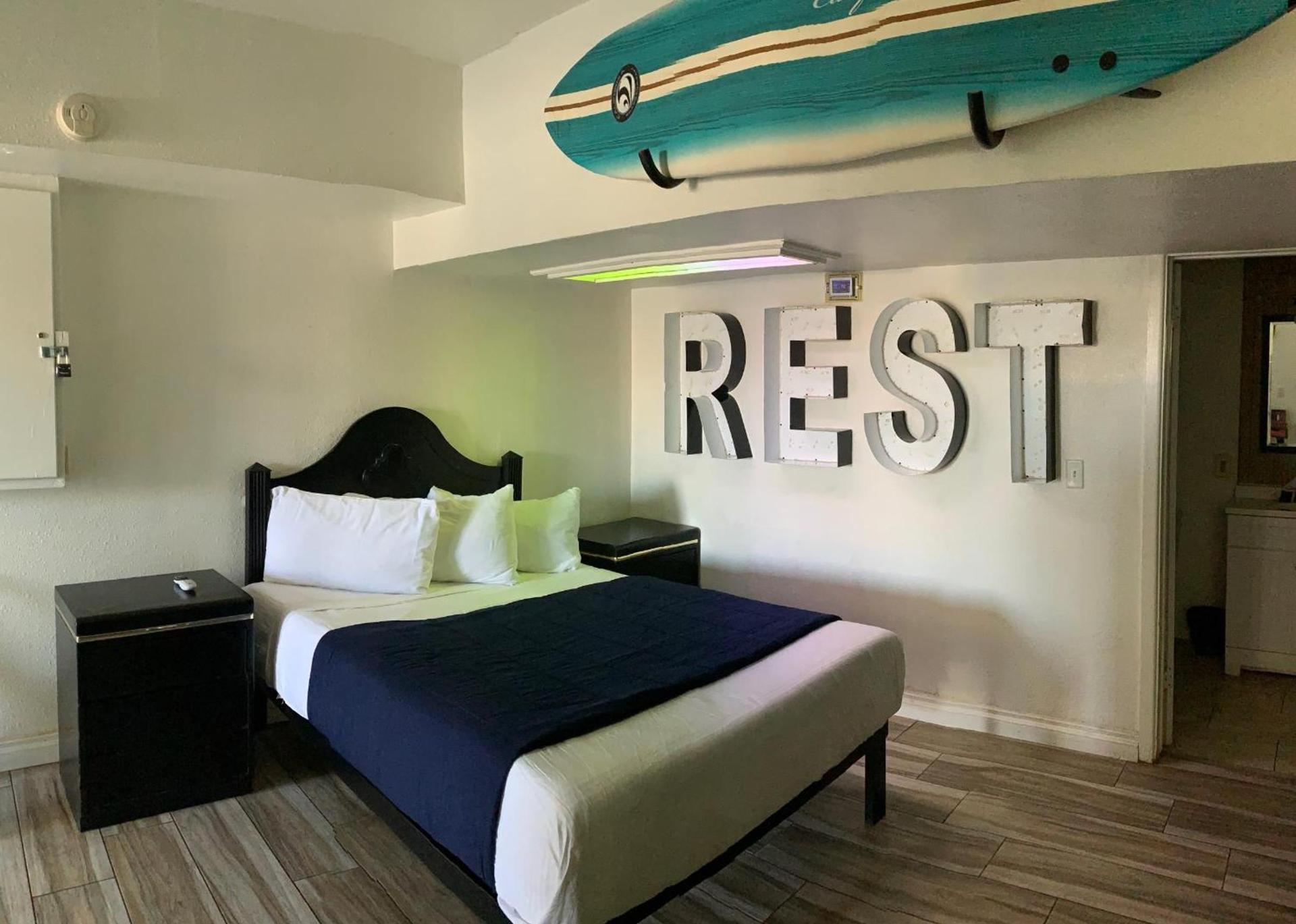 Desert Hills Motel photo 3