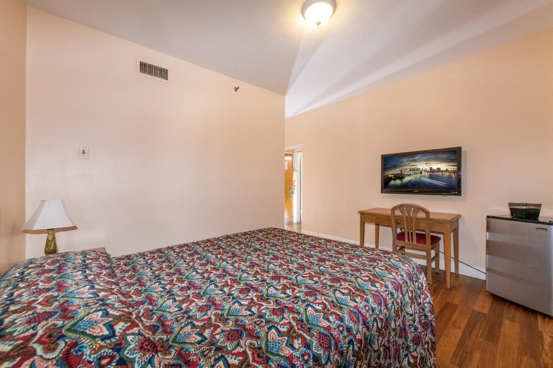 Ocean Beach Hotel photo 2