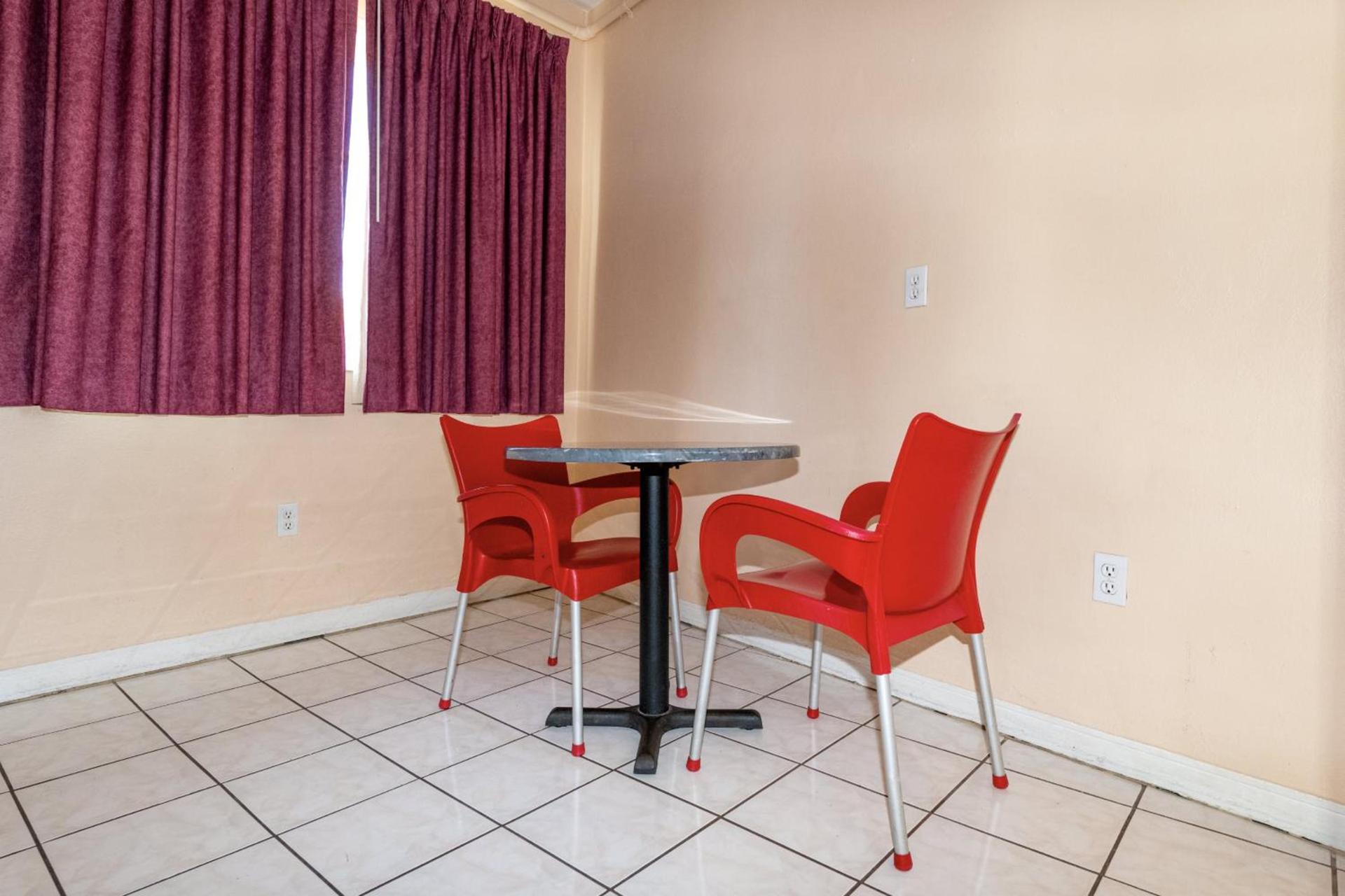 Ocean Beach Hotel photo 4