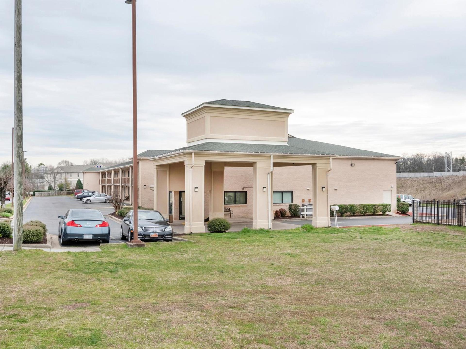 Econo Lodge Kannapolis - Concord photo 36