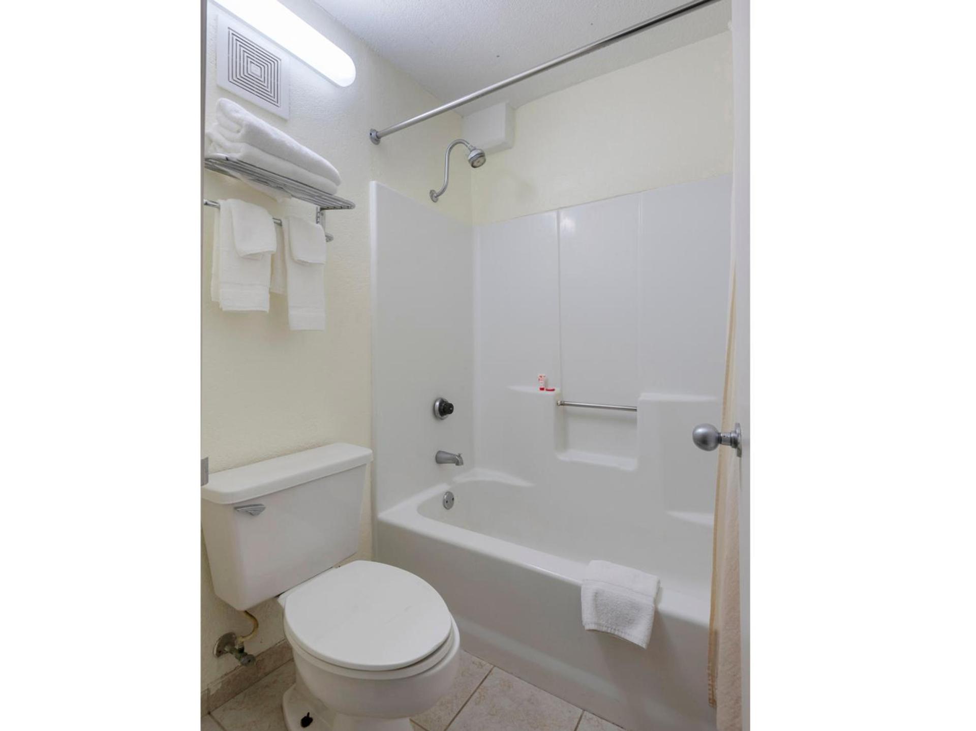 Econo Lodge Kannapolis - Concord photo 43