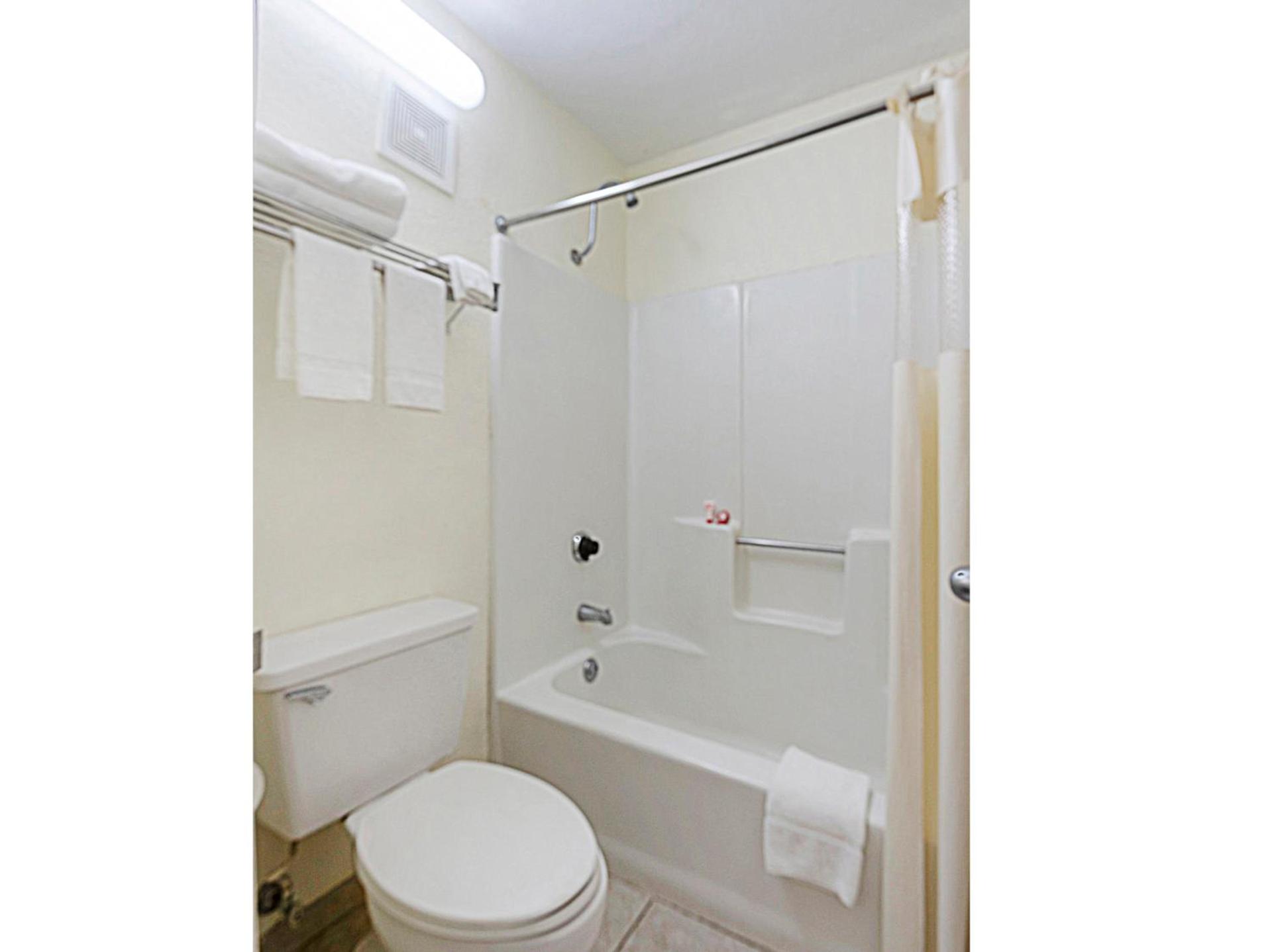 Econo Lodge Kannapolis - Concord photo 42