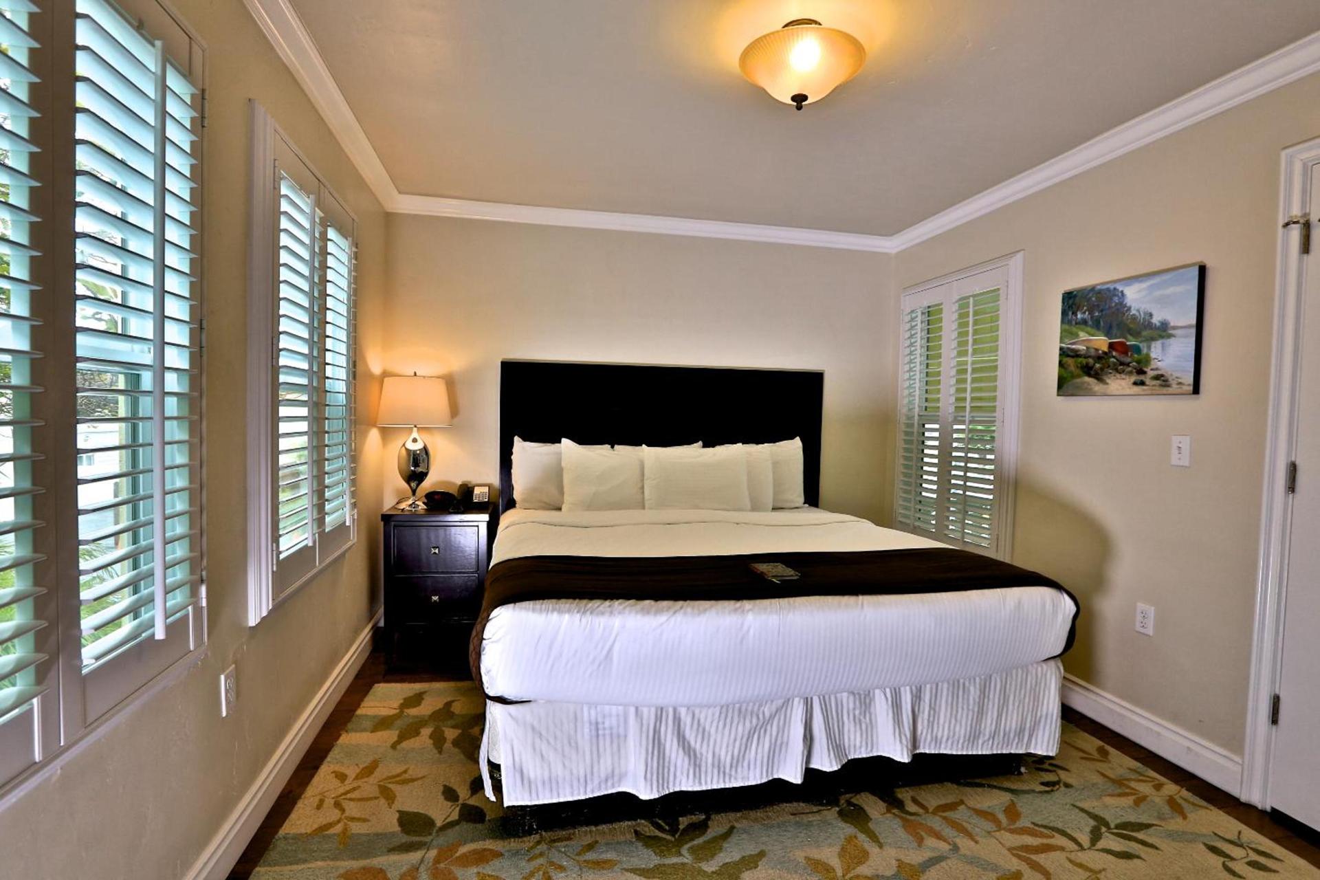 Beach Bungalow Inn and Suites photo 19