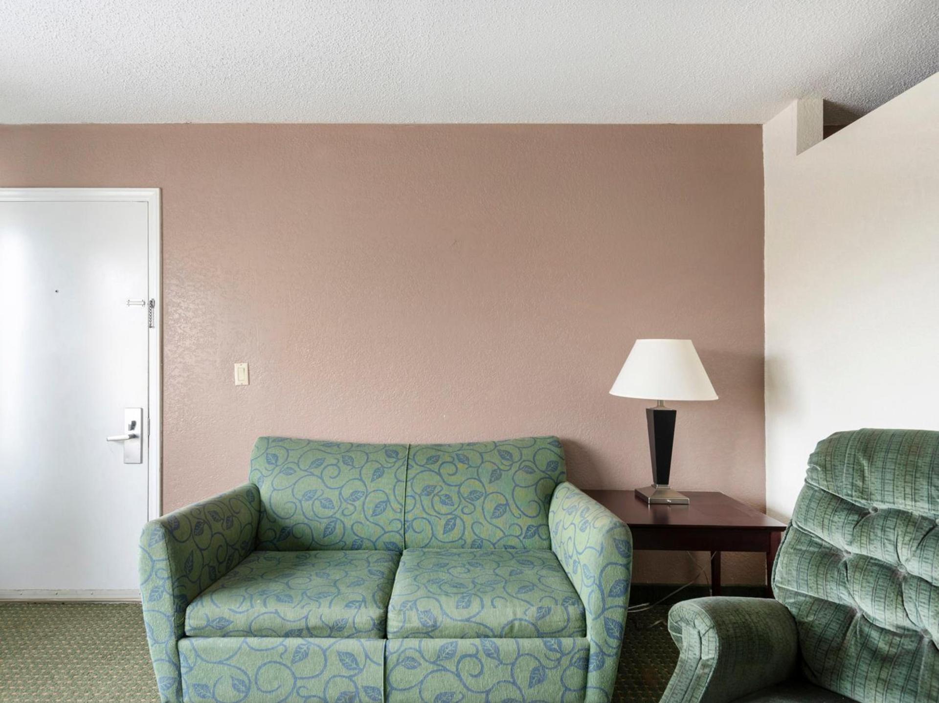 Econo Lodge Kannapolis - Concord photo 41