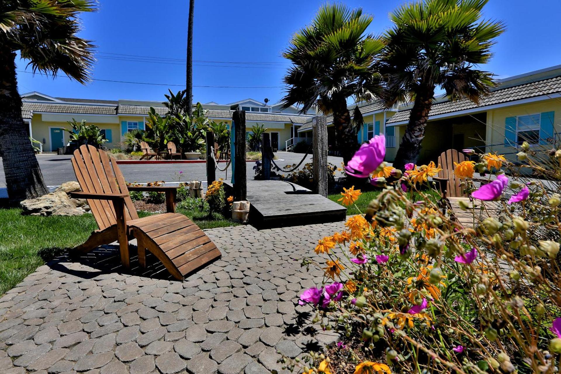 Beach Bungalow Inn and Suites photo 31