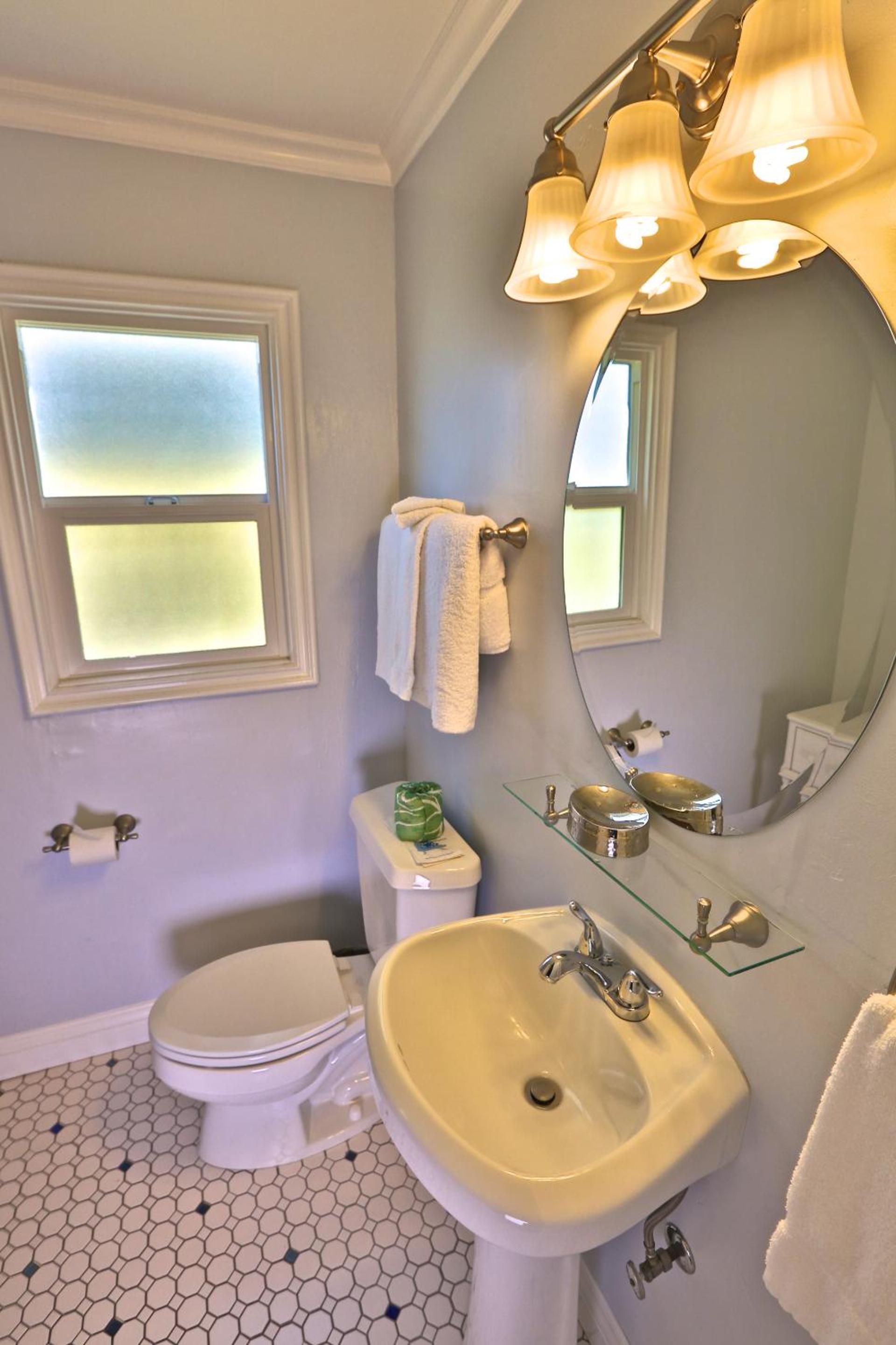 Beach Bungalow Inn and Suites photo 34