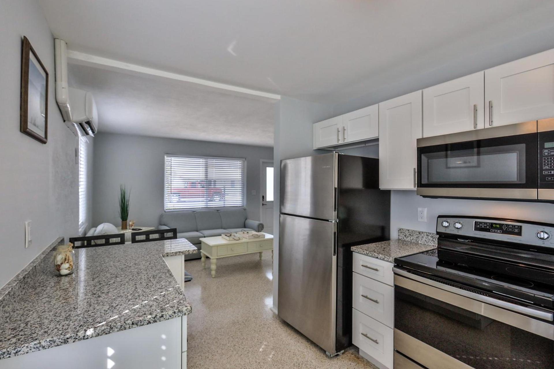 Ocean Eleven Suites photo 19