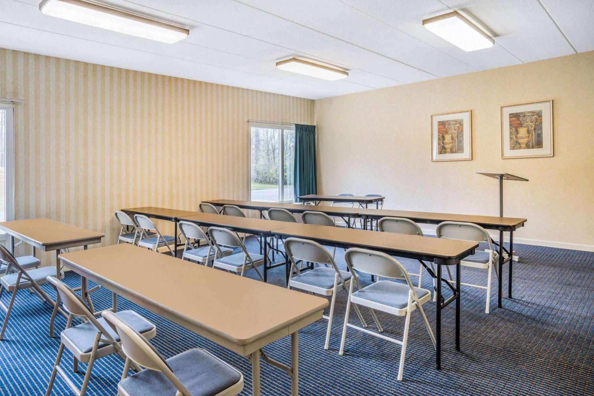 Baymont by Wyndham Warrenton photo 25