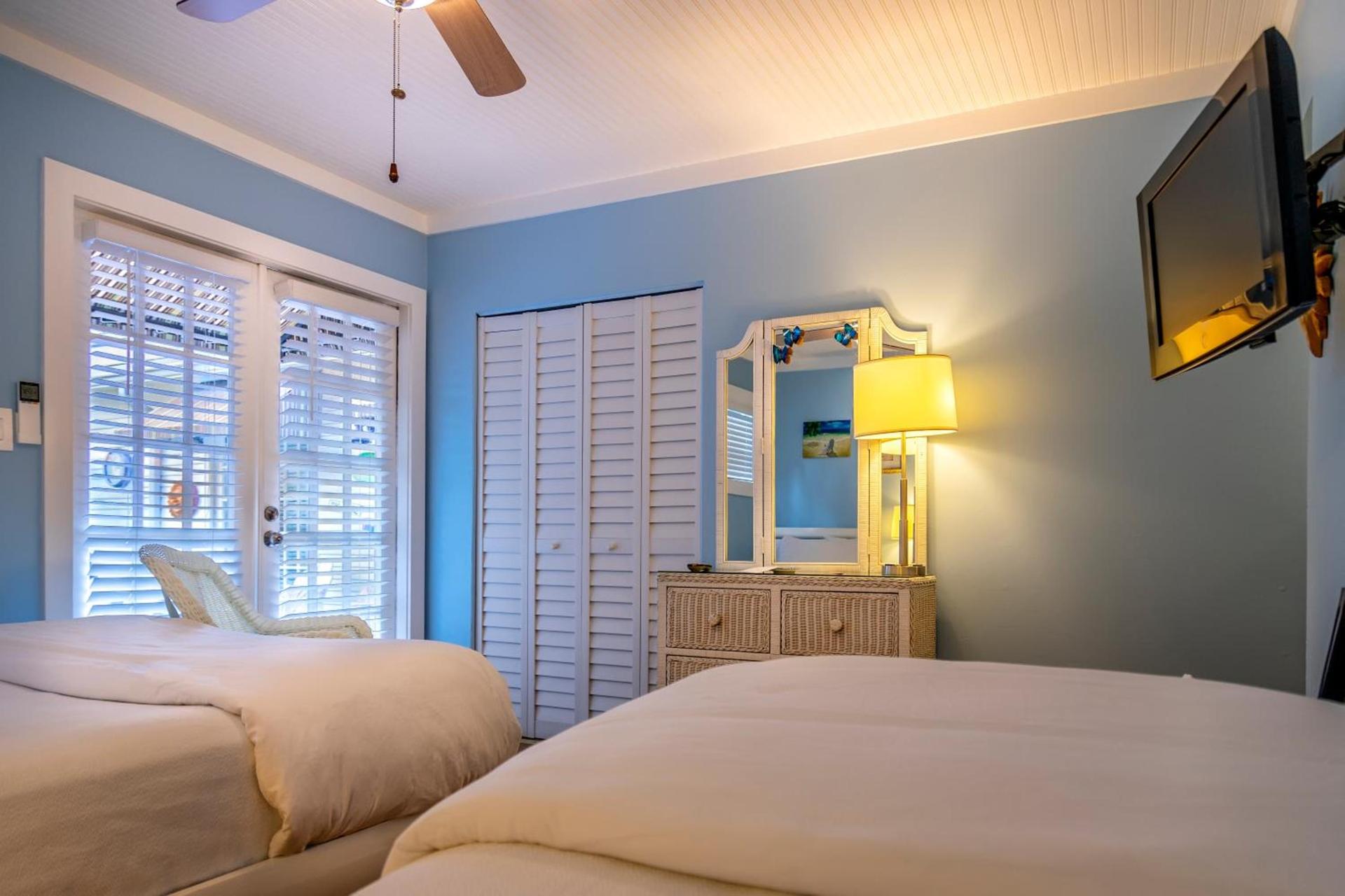 Seascape Tropical Inn photo 26
