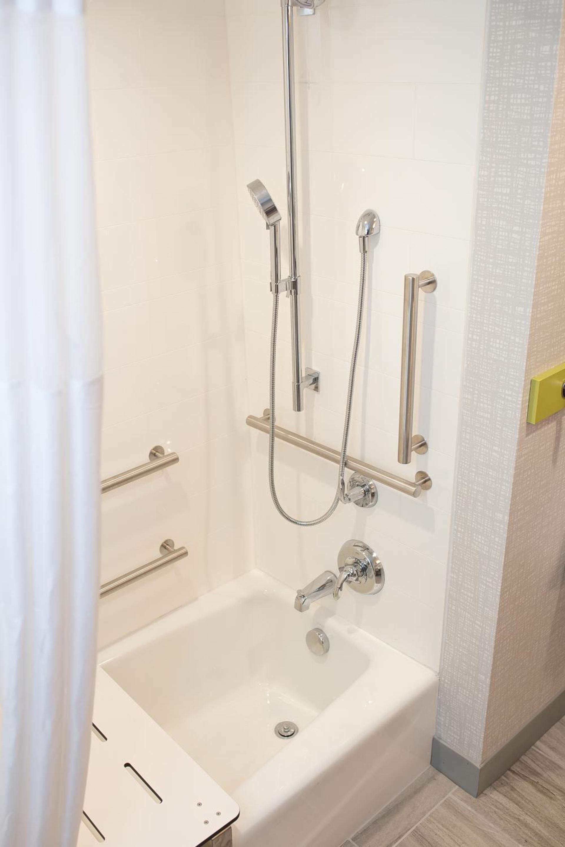 Hampton Inn and Suites Dundee photo 55