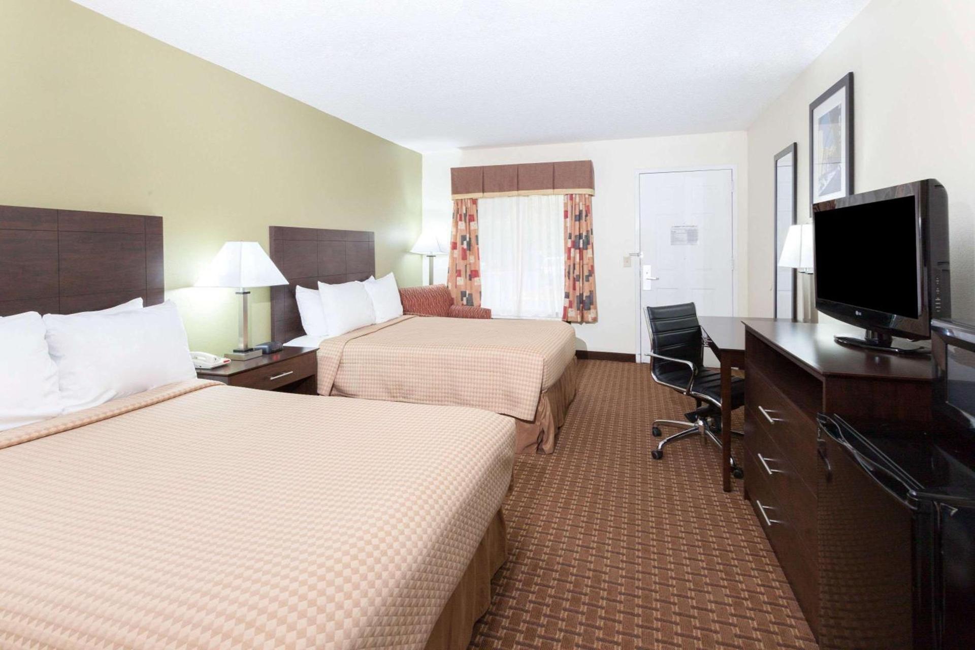 Super 8 by Wyndham Decatur/Dntn/Atlanta Area photo 7