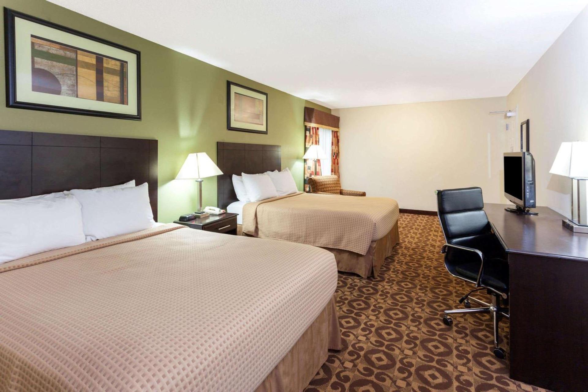 Super 8 by Wyndham Decatur/Dntn/Atlanta Area photo 13