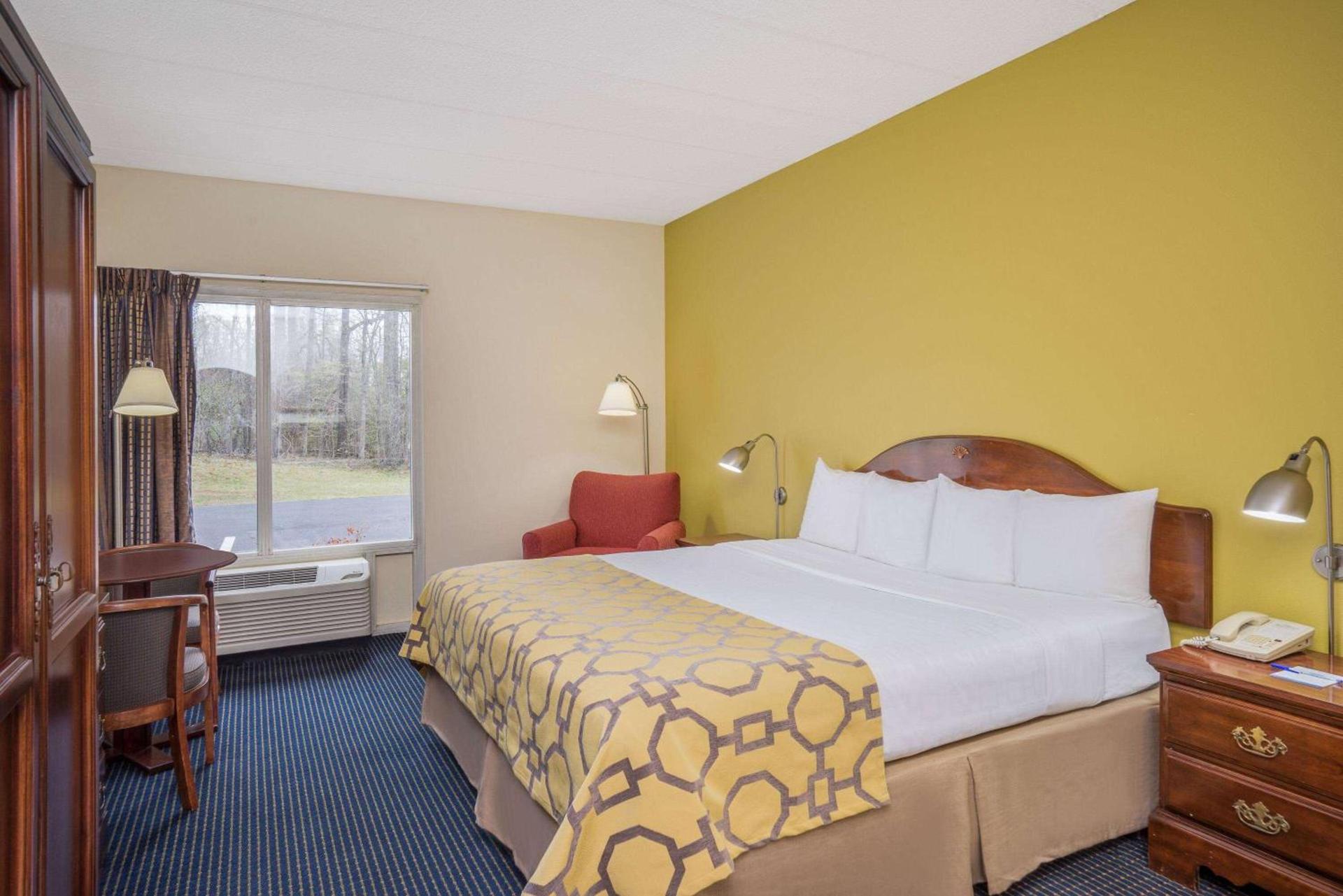 Baymont by Wyndham Warrenton photo 24