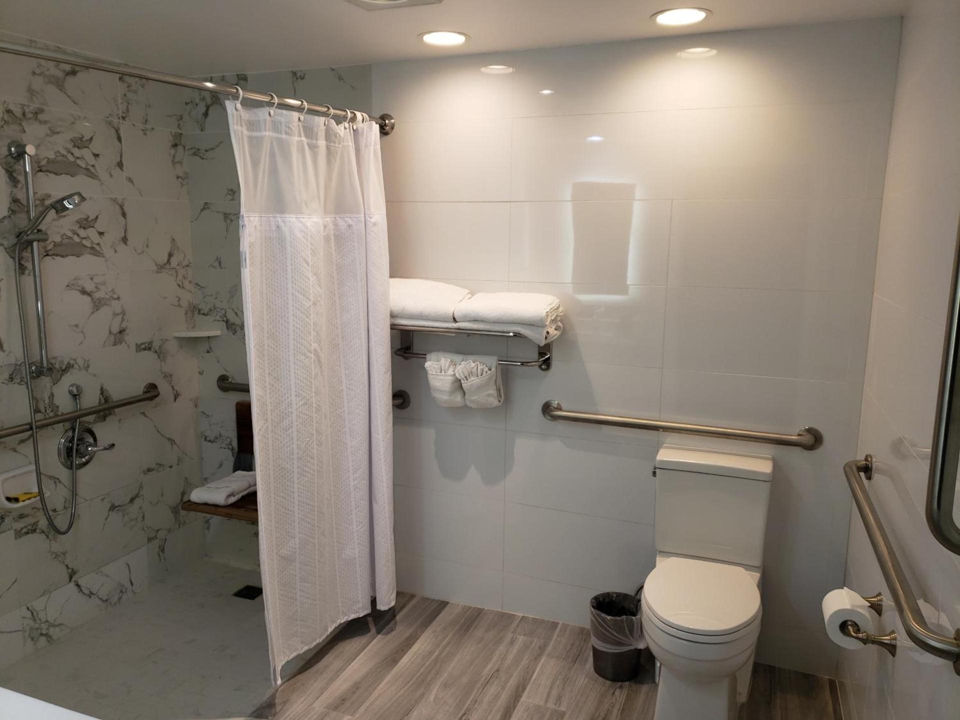 Best Western Plus Sunset Plaza Hotel photo 49