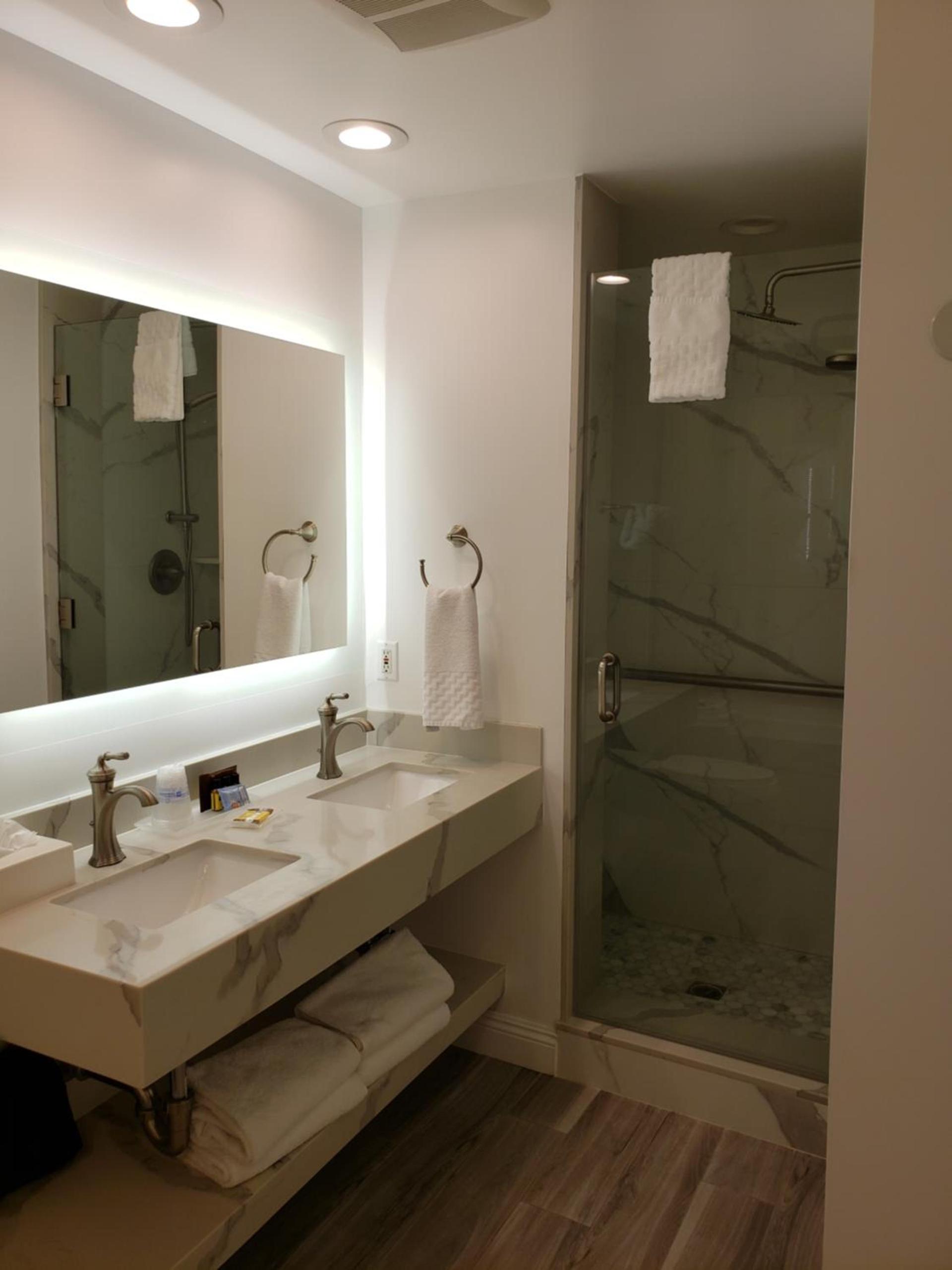 Best Western Plus Sunset Plaza Hotel photo 44