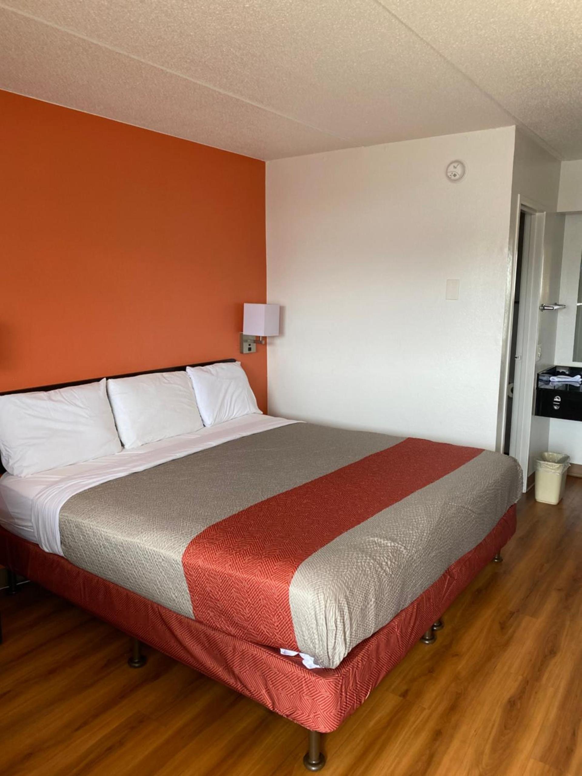 Motel 6-Memphis, TN - Downtown photo 25