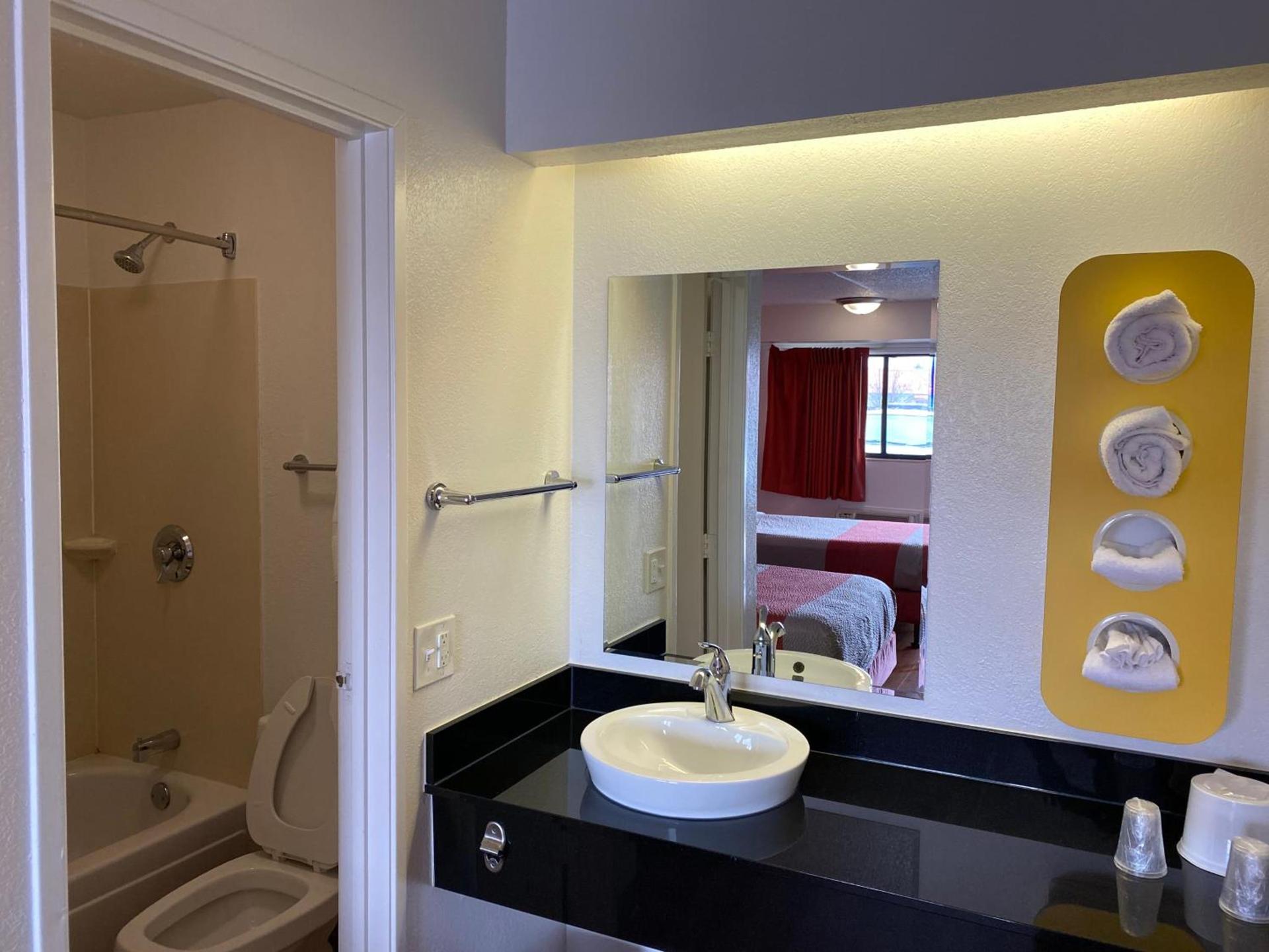 Motel 6-Memphis, TN - Downtown photo 36