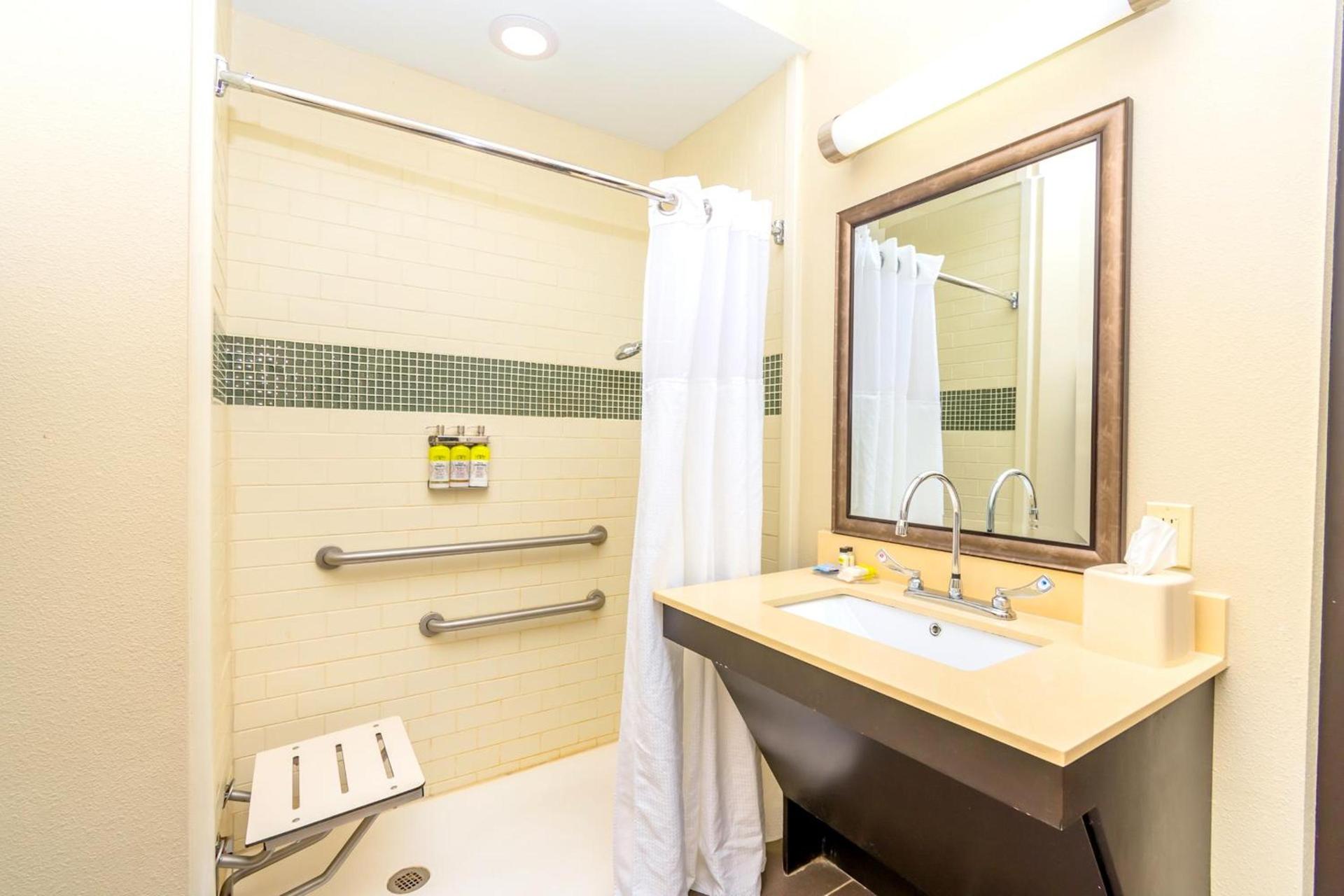 Staybridge Suites Houston - IAH Airport by IHG photo 11