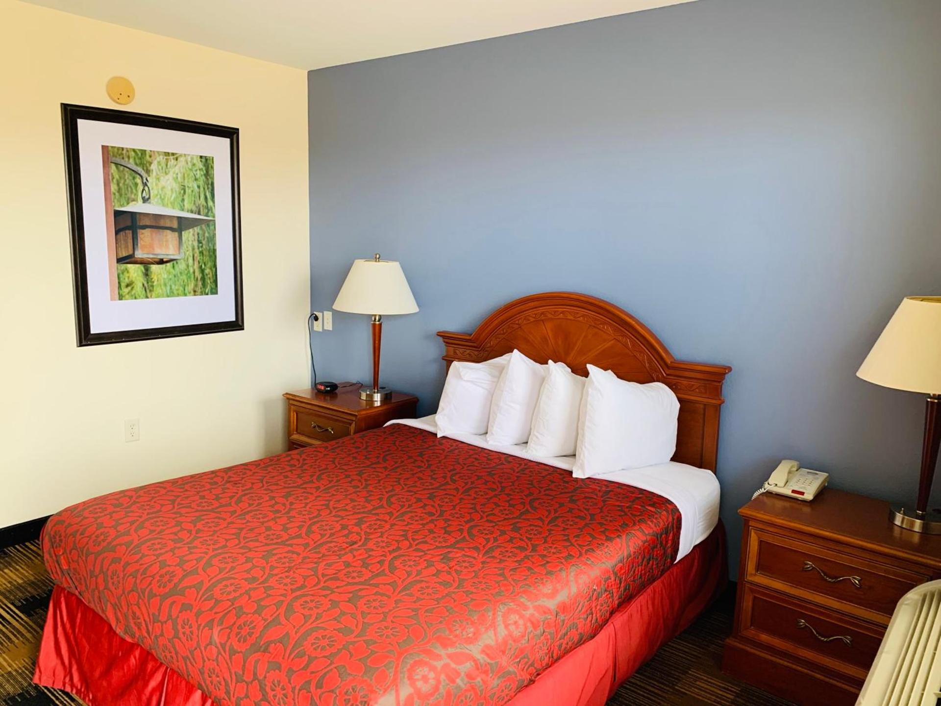 Days Inn by Wyndham Trumann AR photo 23