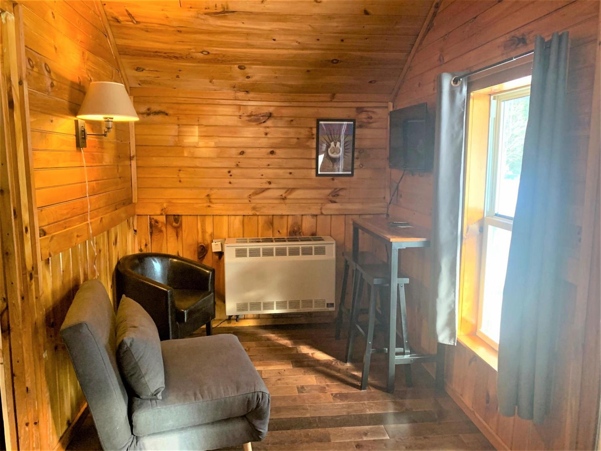 Pine Crest Motel & Cabins photo 6