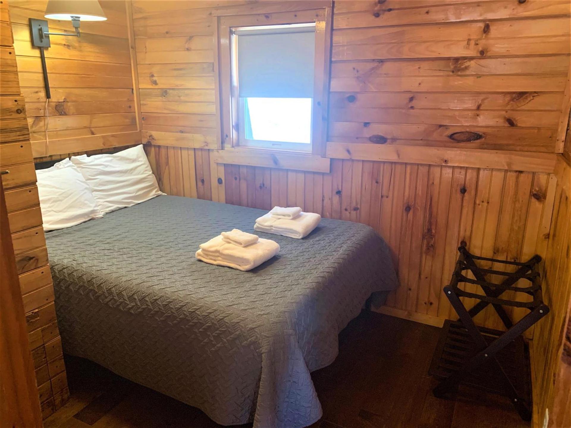 Pine Crest Motel & Cabins photo 5