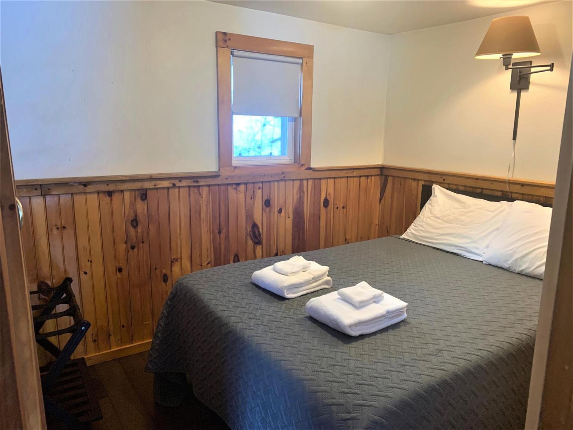 Pine Crest Motel & Cabins photo 4
