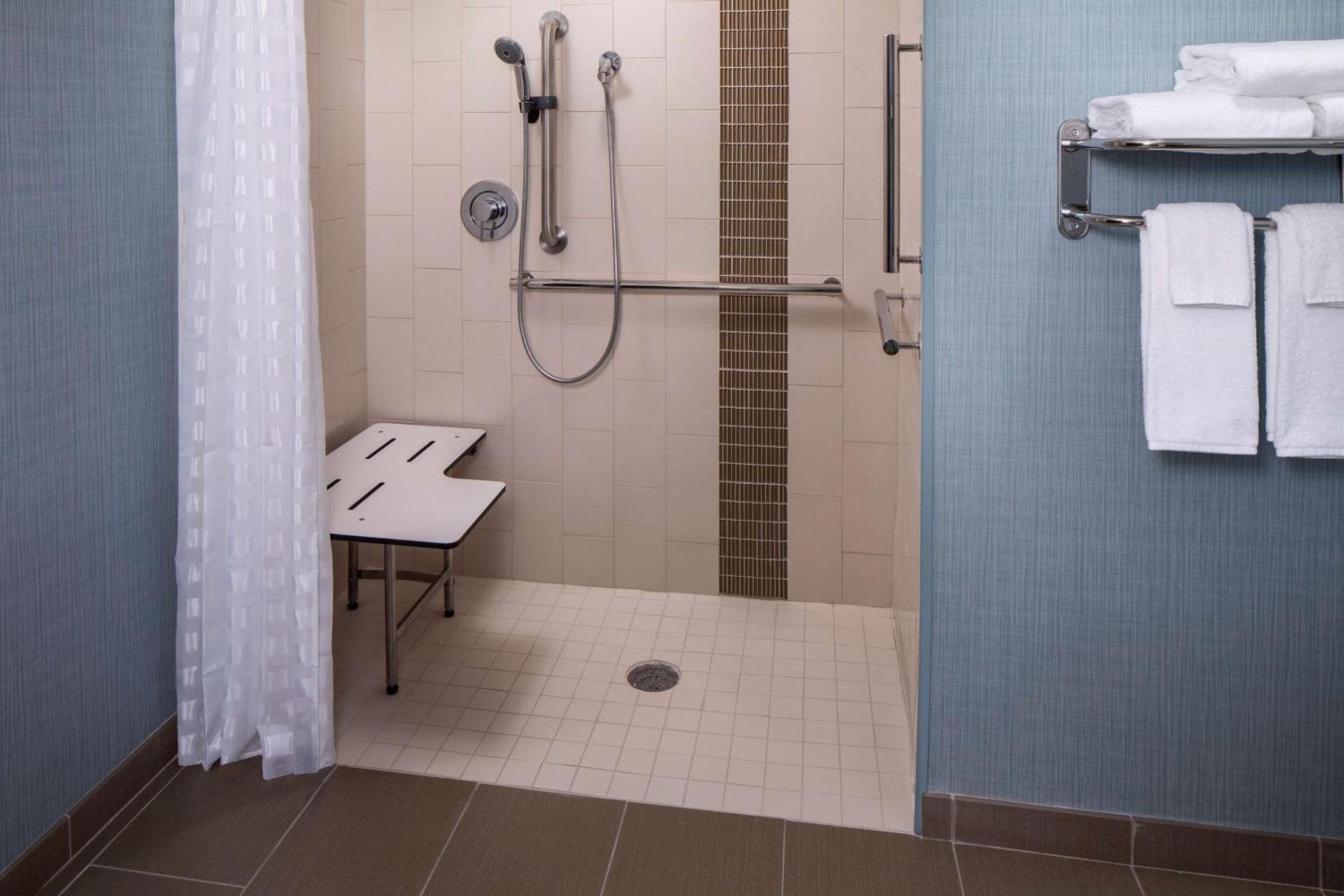 Hyatt Place Mount Pleasant Towne Centre photo 20