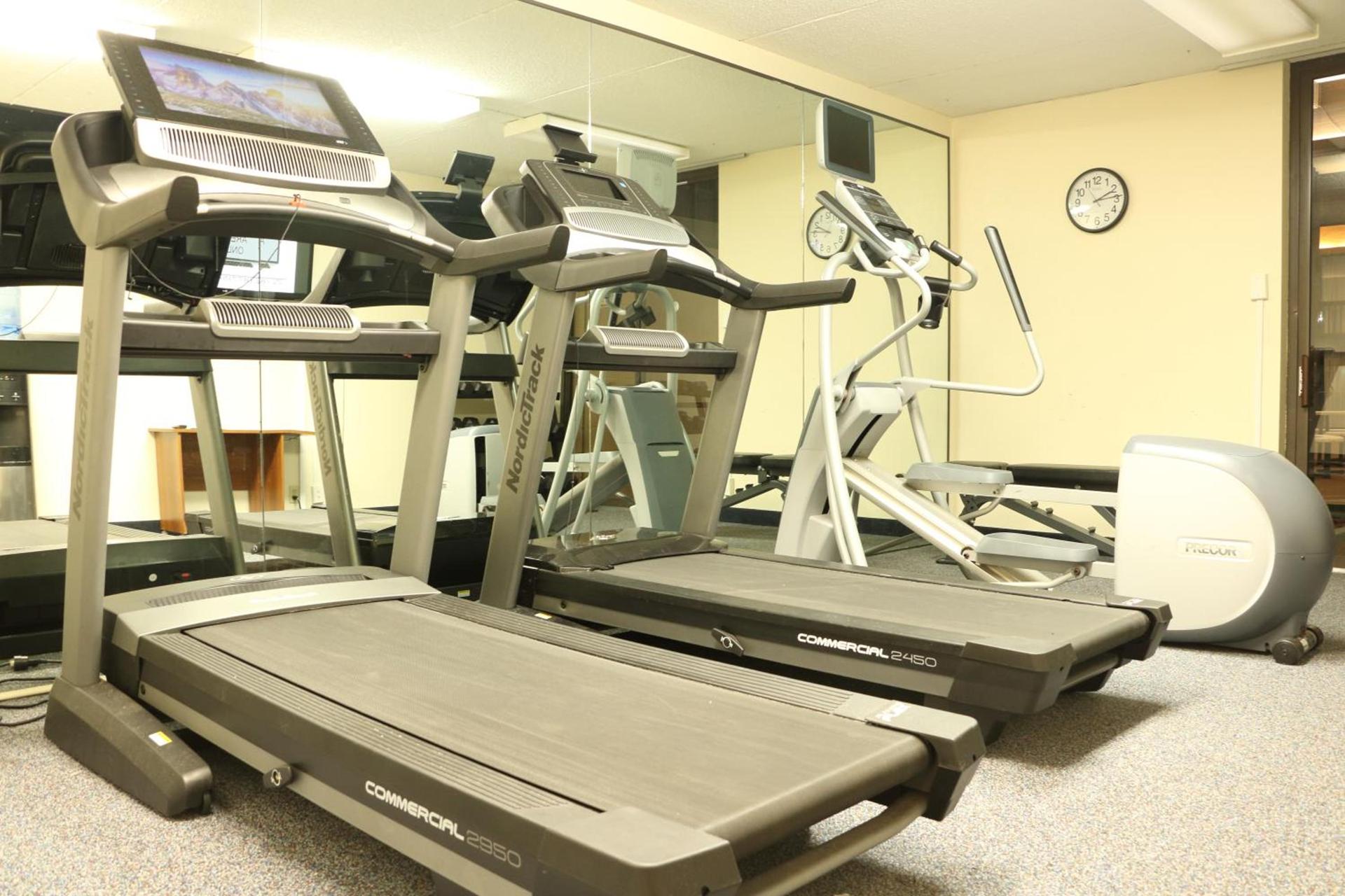Ramada by Wyndham Alpena photo 61