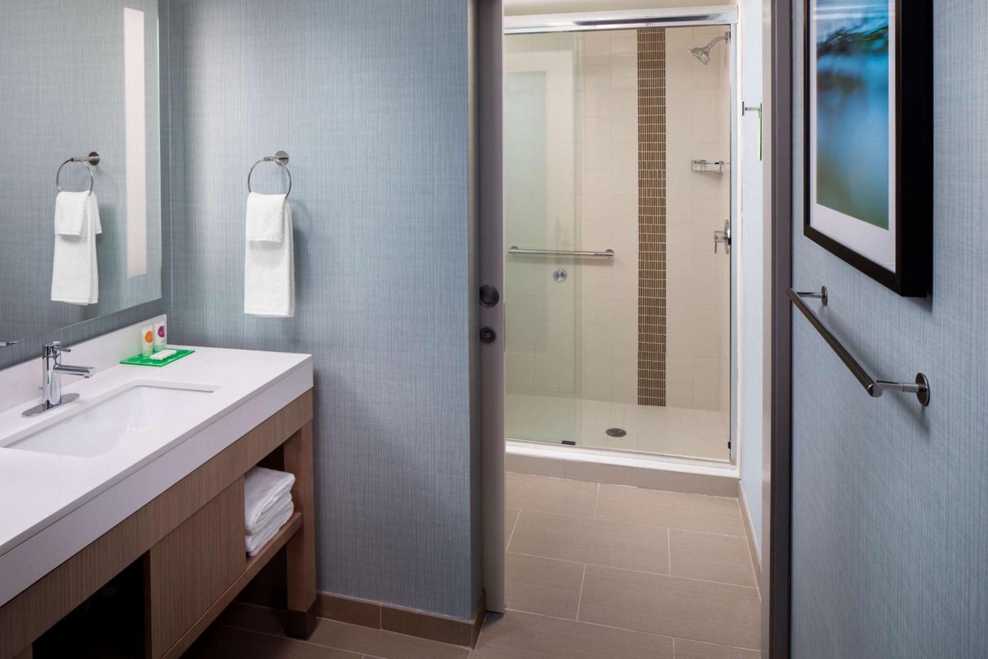 Hyatt Place Mount Pleasant Towne Centre photo 8