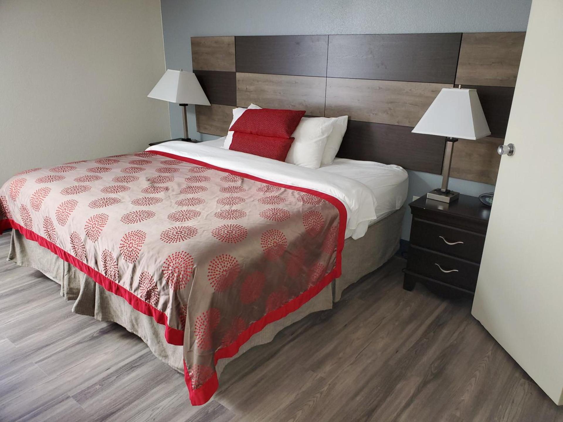 Ramada by Wyndham North Platte photo 41