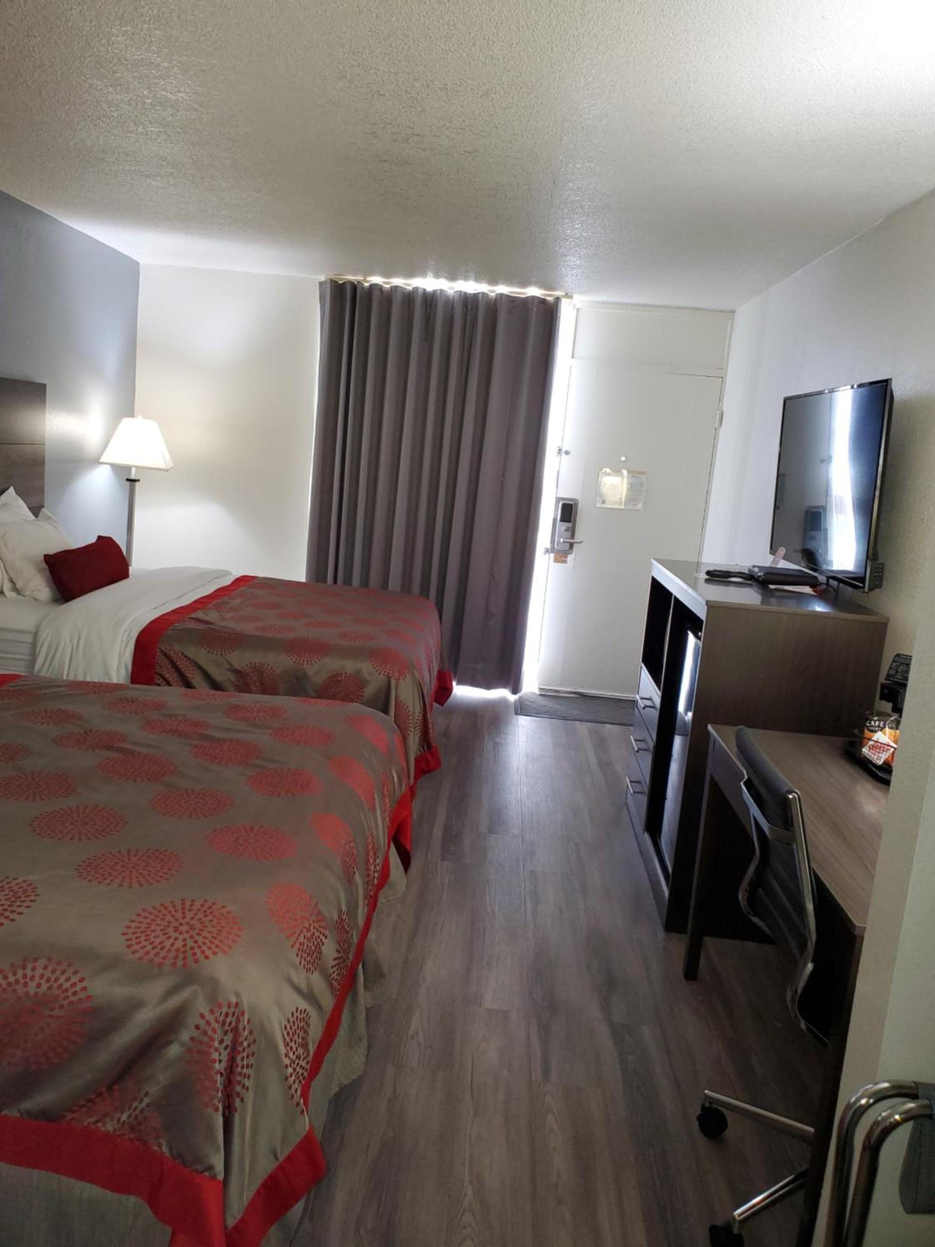 Ramada by Wyndham North Platte photo 37