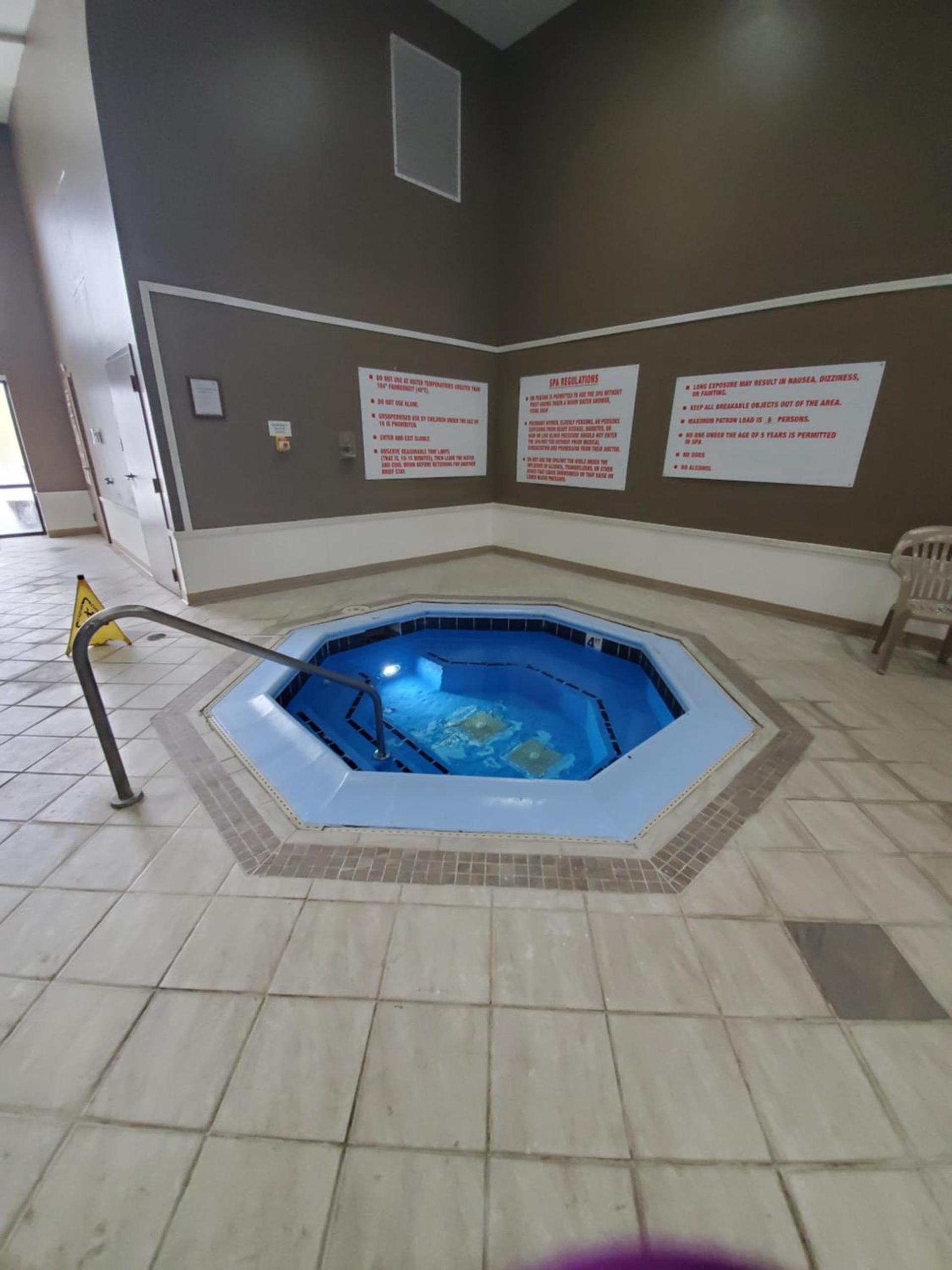 Ramada by Wyndham North Platte photo 29