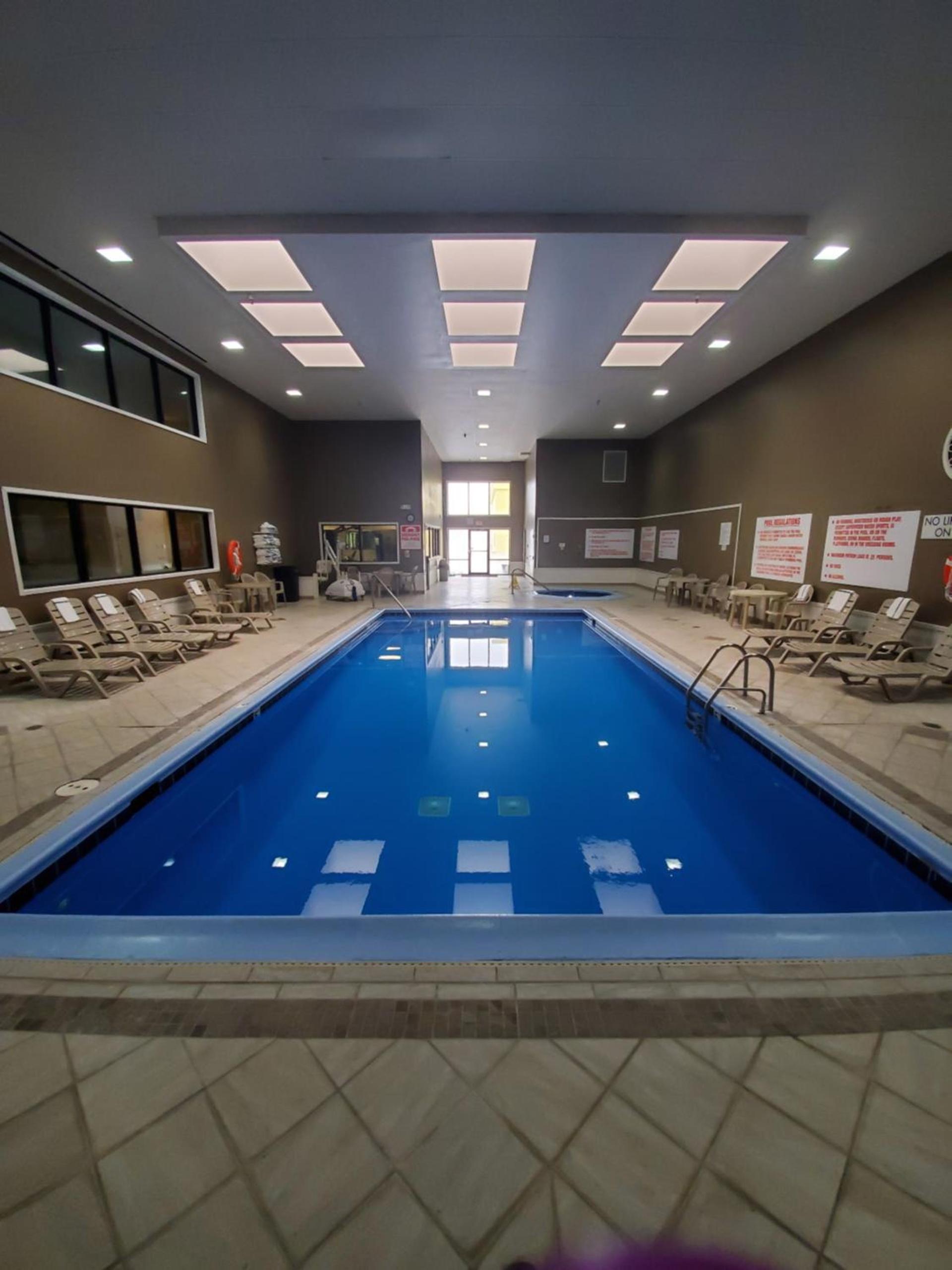 Ramada by Wyndham North Platte photo 13