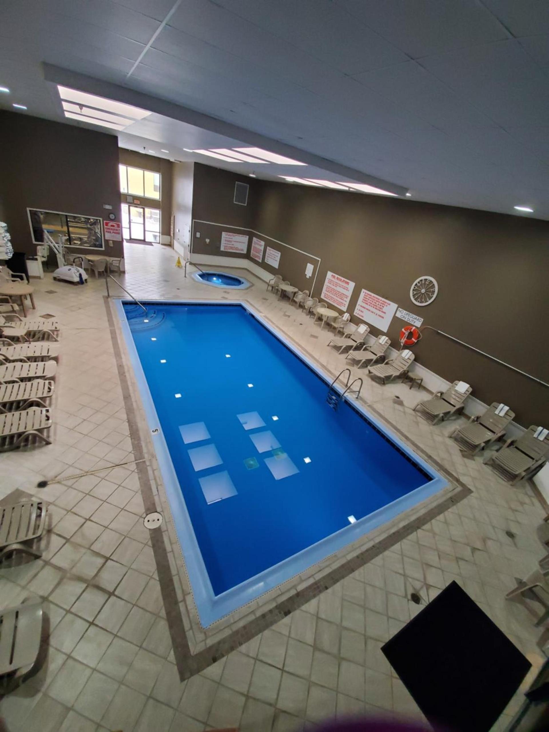Ramada by Wyndham North Platte photo 31