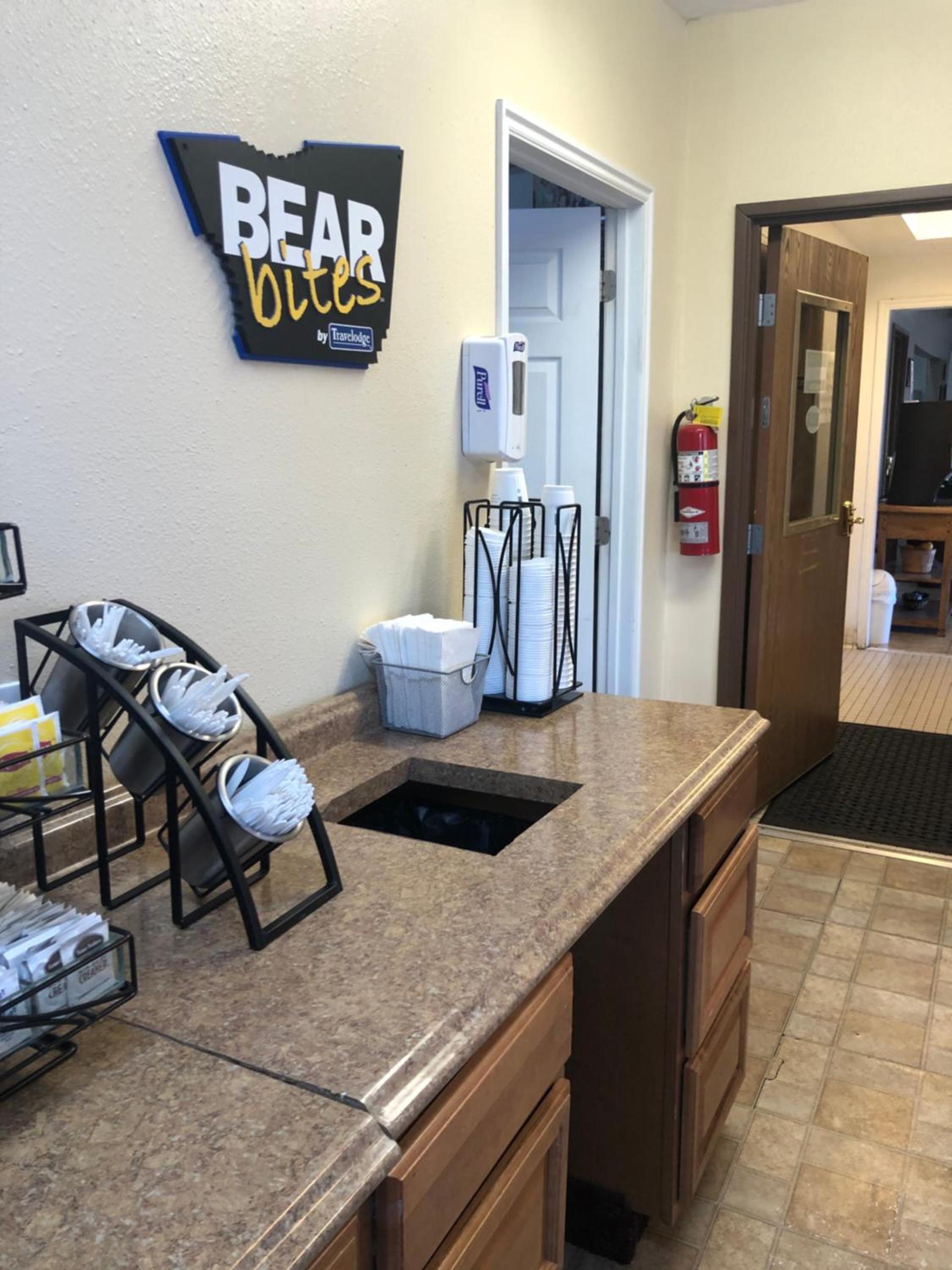 Travelodge by Wyndham Elko NV photo 2