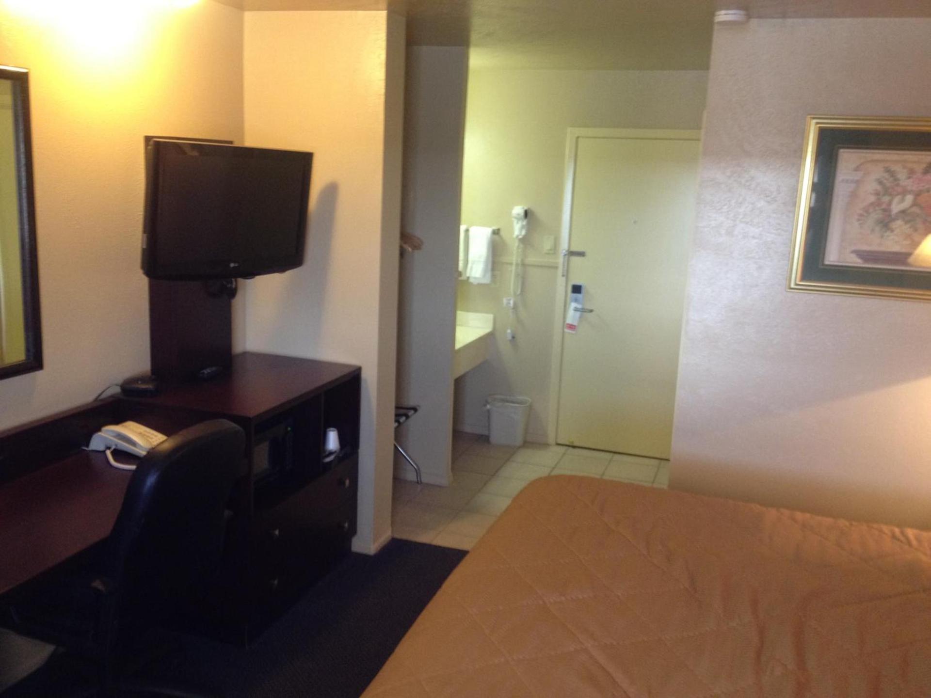 Colonial Inn Monahans TX photo 2