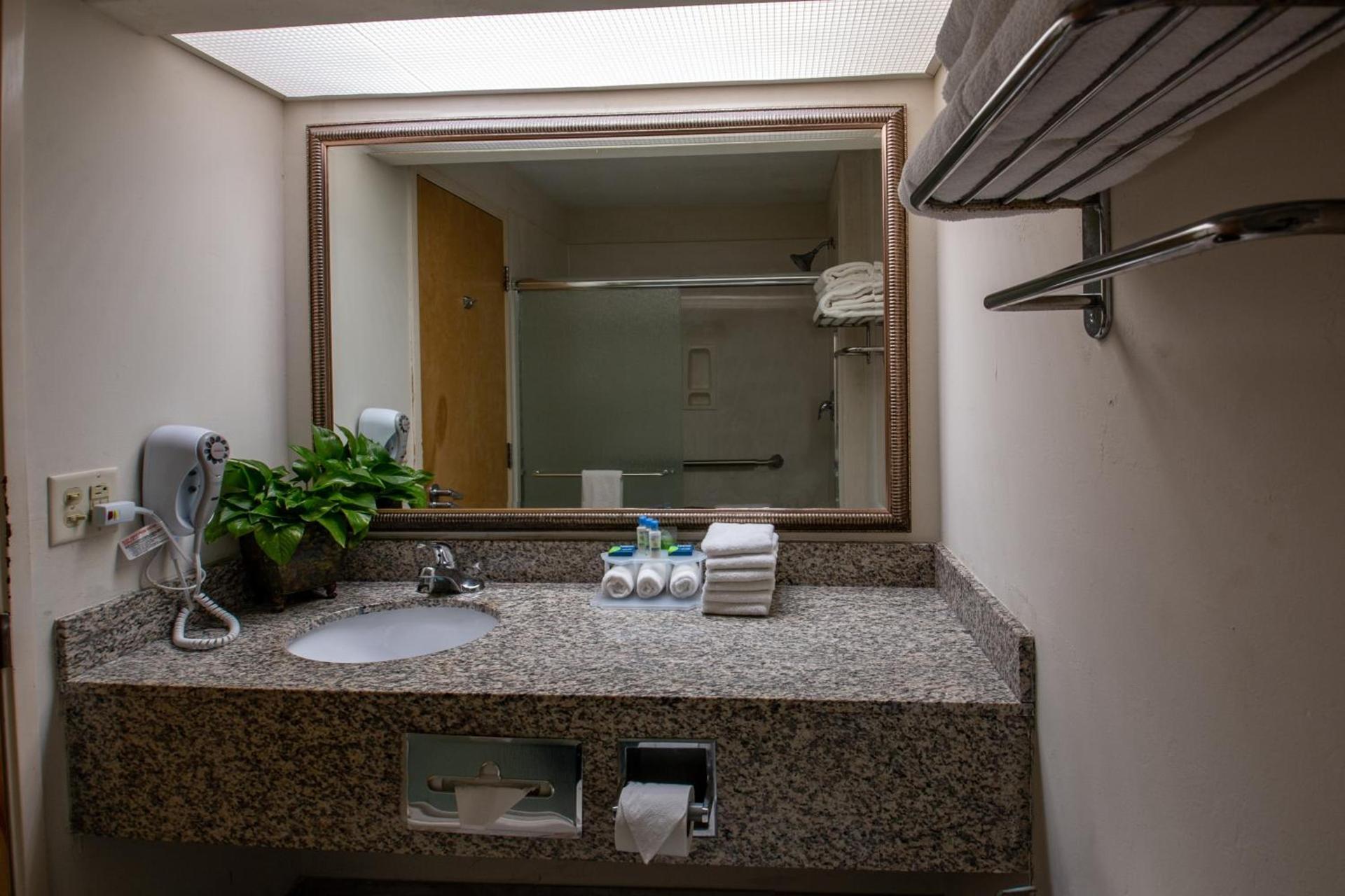 Moncks Corner Inn photo 13