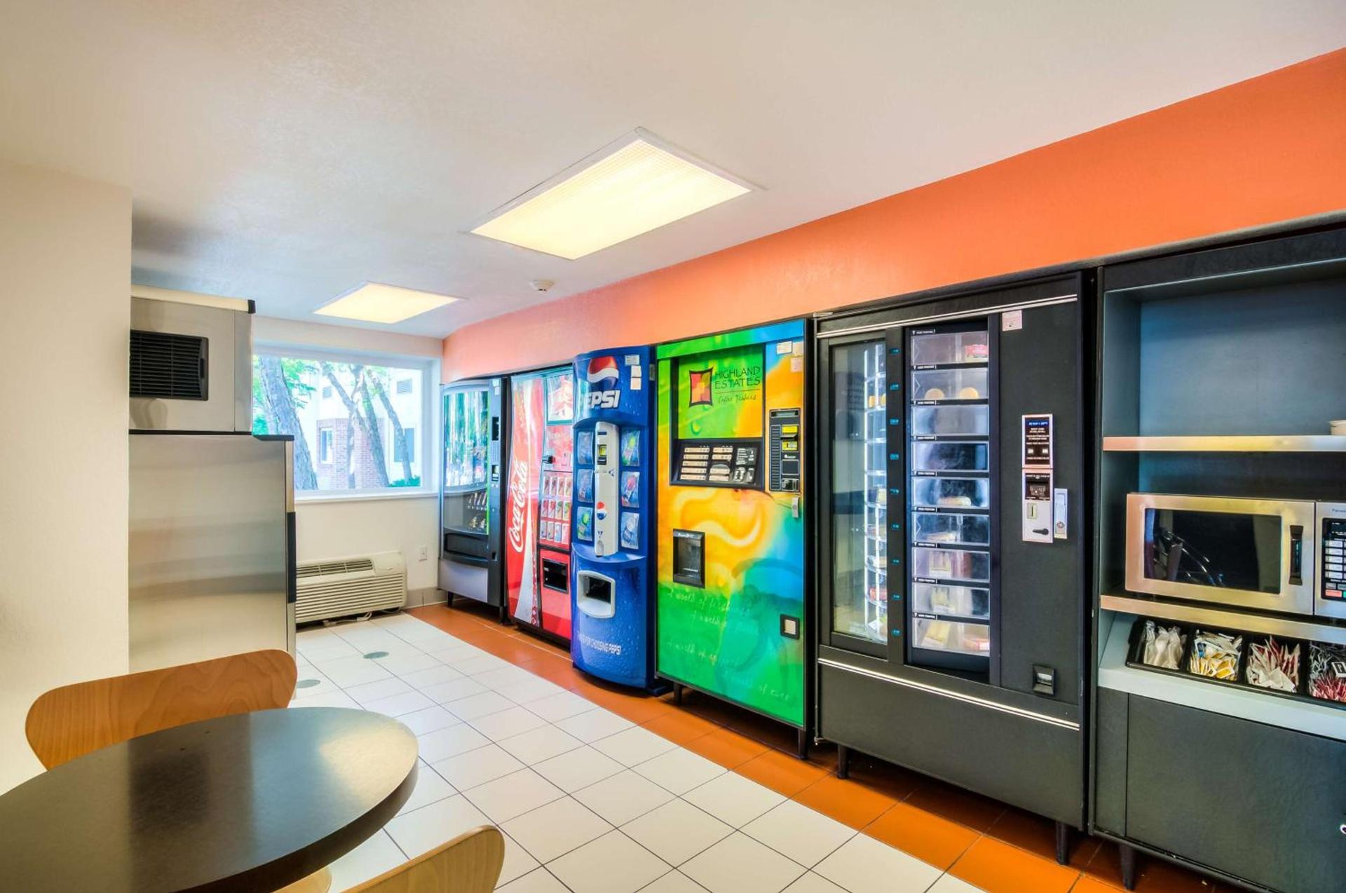 Motel 6-Arlington Heights, IL - Chicago North Central photo 13