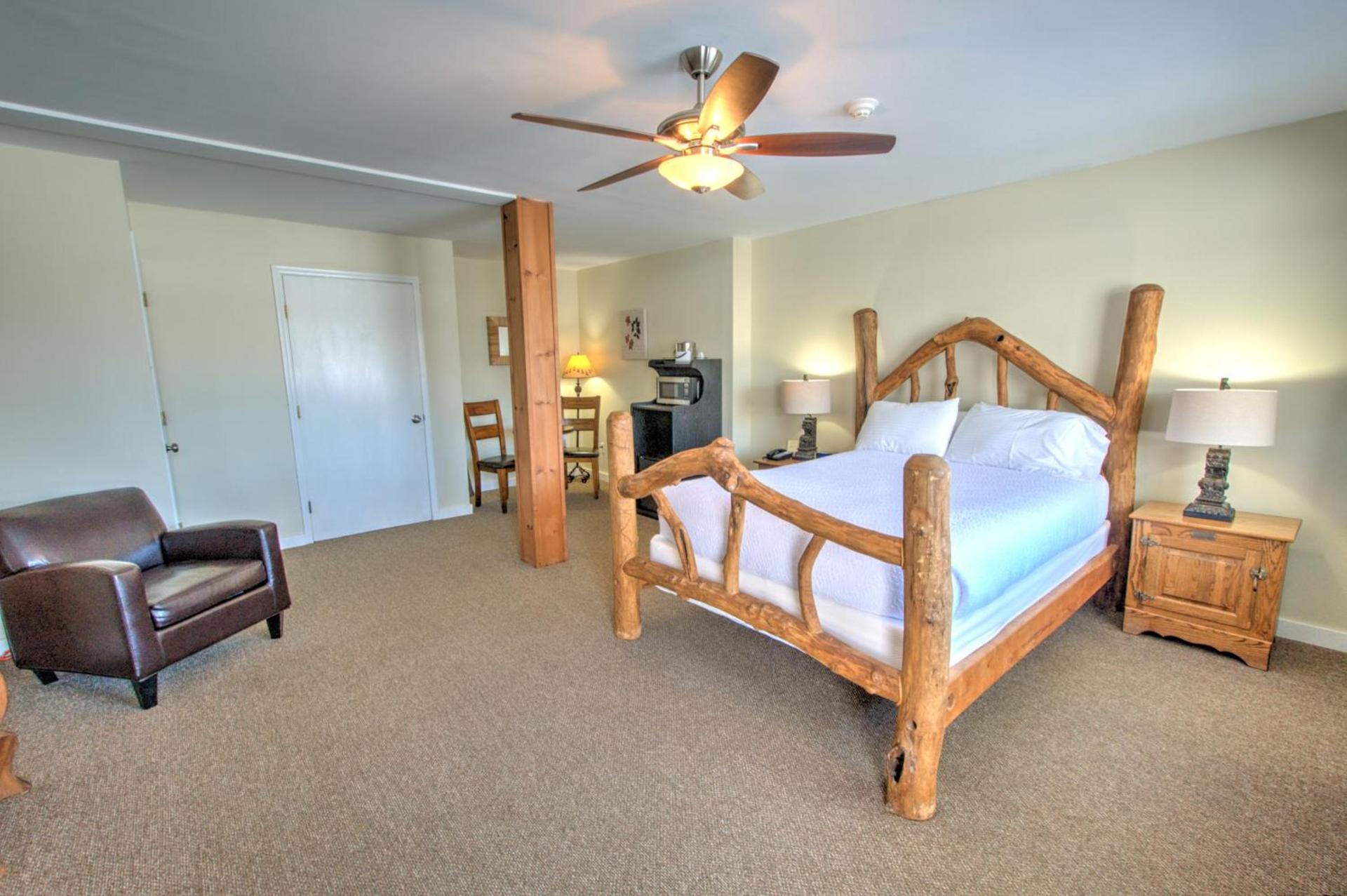 East Shore Lodging photo 55