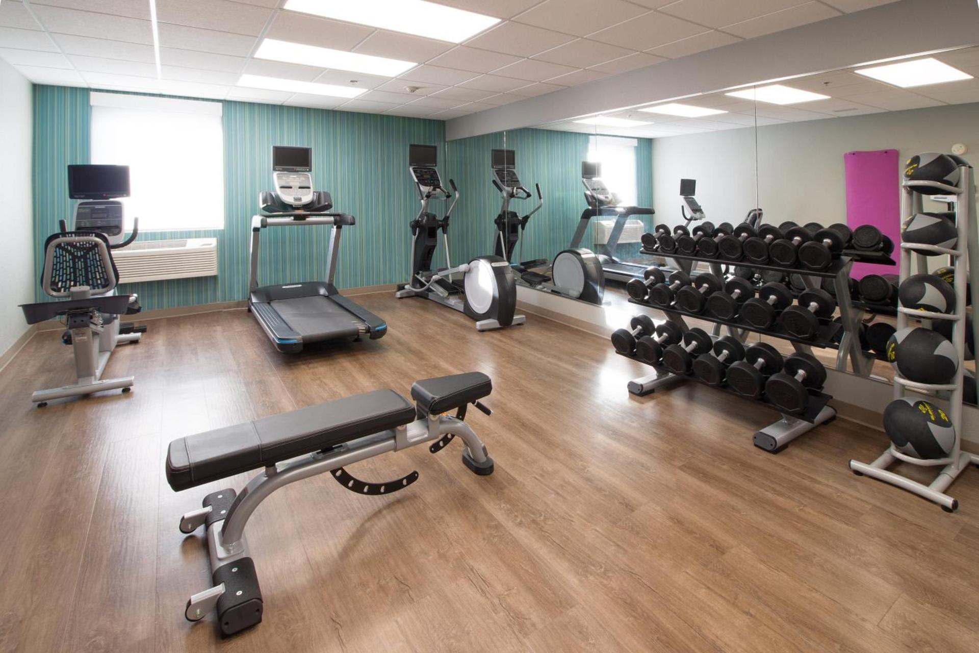 Holiday Inn Express & Suites - Worthington by IHG photo 11