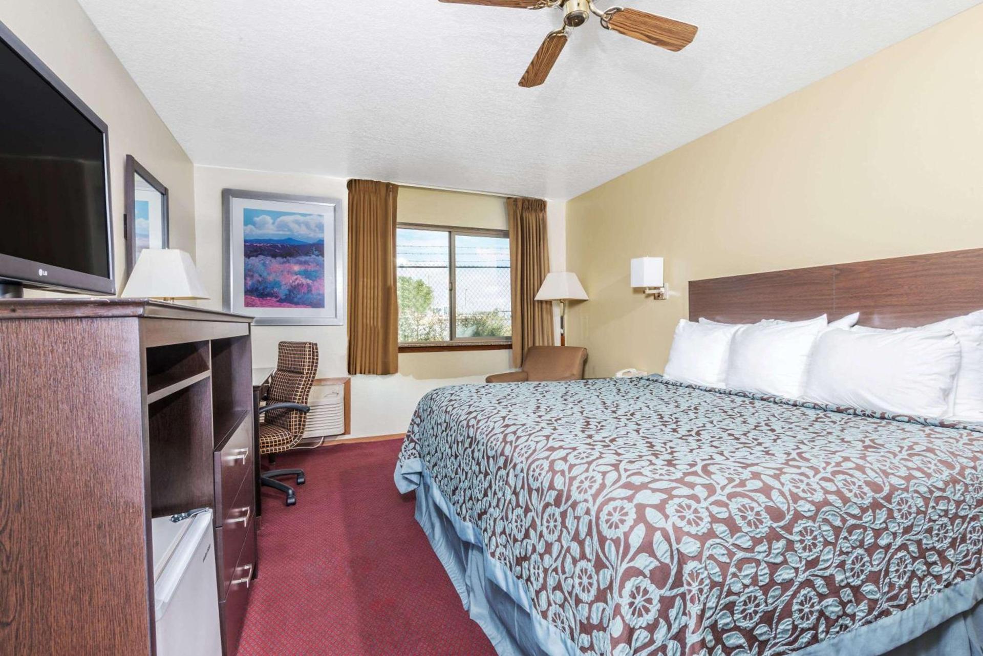 Days Inn by Wyndham Pueblo photo 5
